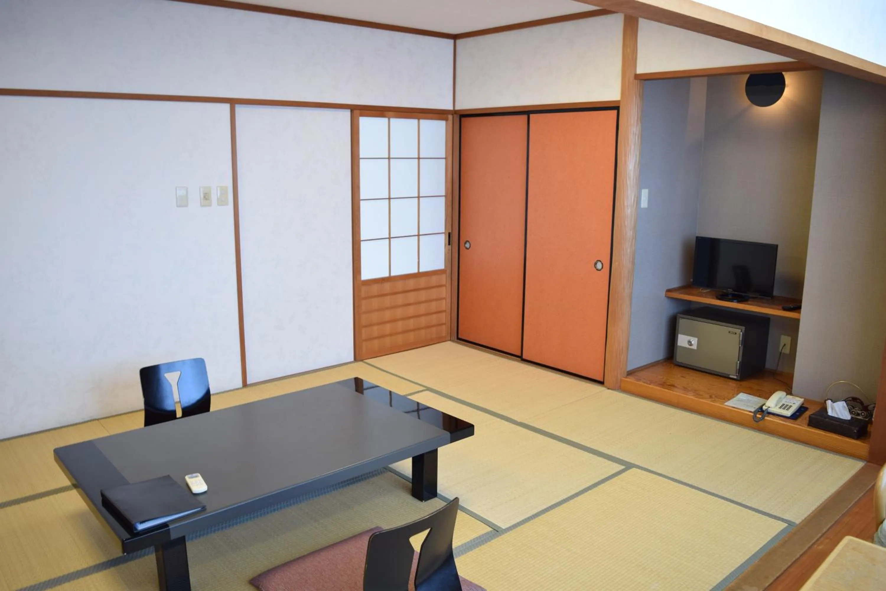 Photo of the whole room in Ryokan Fukuzen