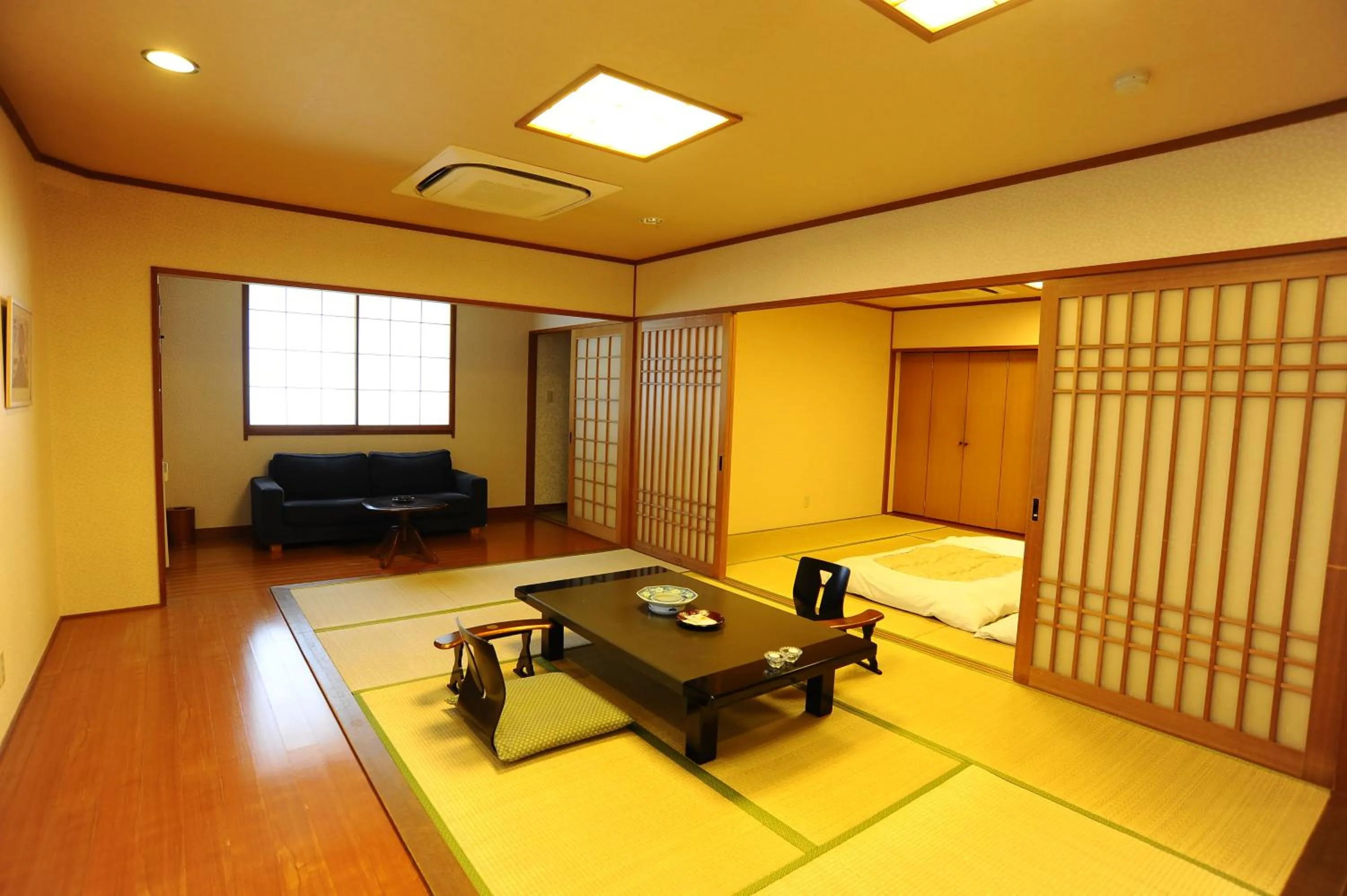 Photo of the whole room in Ryokan Fukuzen
