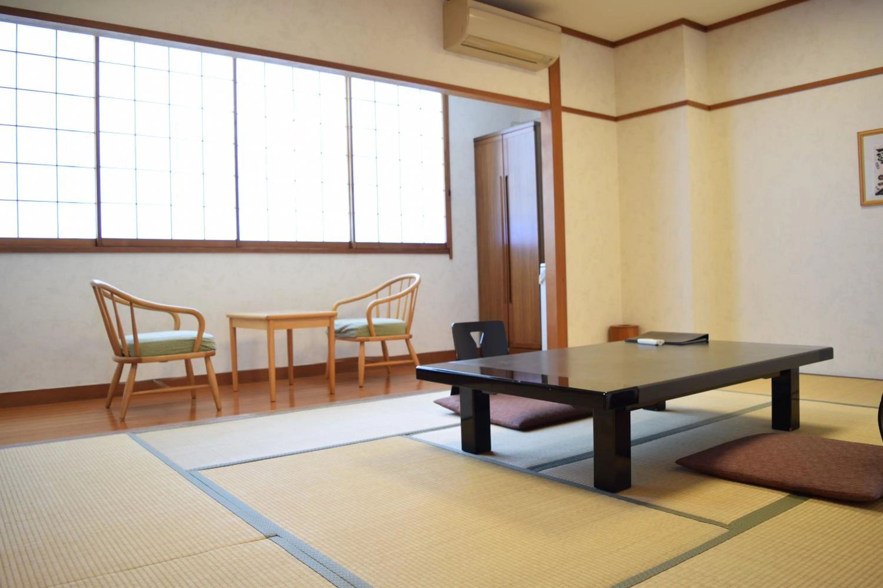 Photo of the whole room in Ryokan Fukuzen