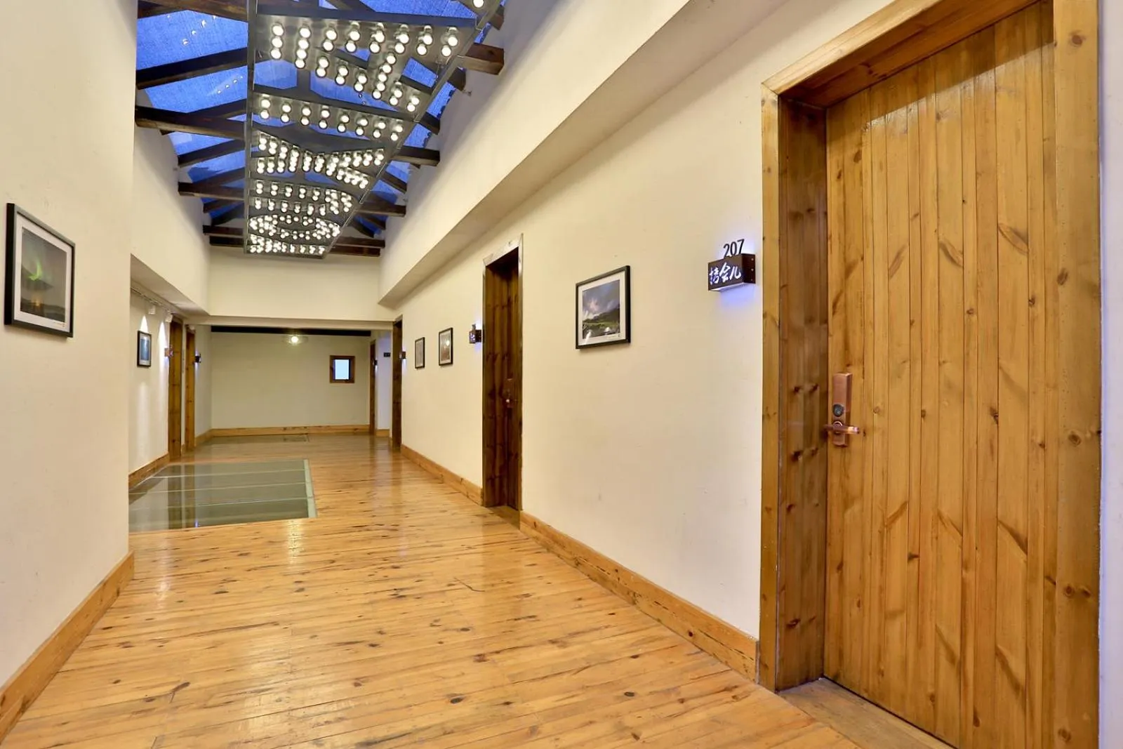 Property building in Youxiake Canal Hotel Hangzhou