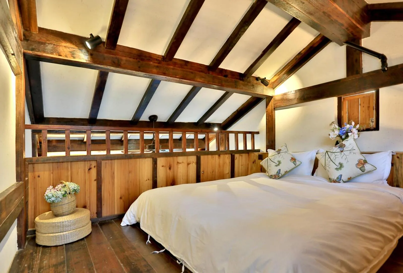 Bedroom, Bed in Youxiake Canal Hotel Hangzhou