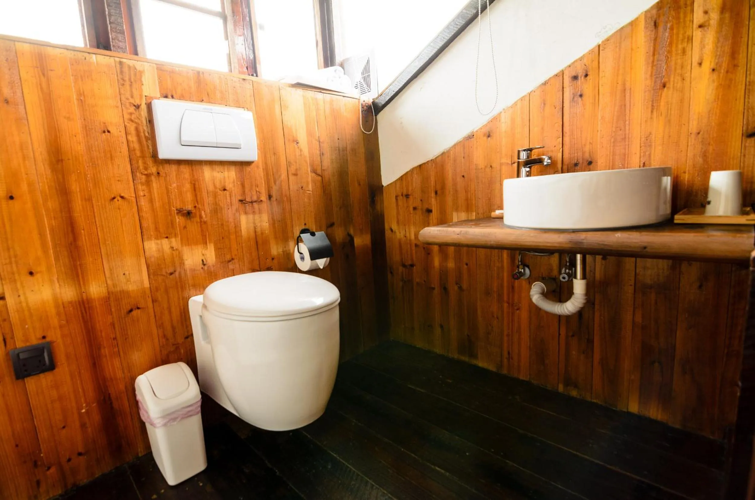 Toilet in Youxiake Canal Hotel Hangzhou