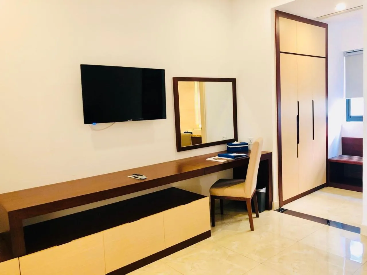 TV and multimedia in Diamond Bay Condotel Resort Nha Trang