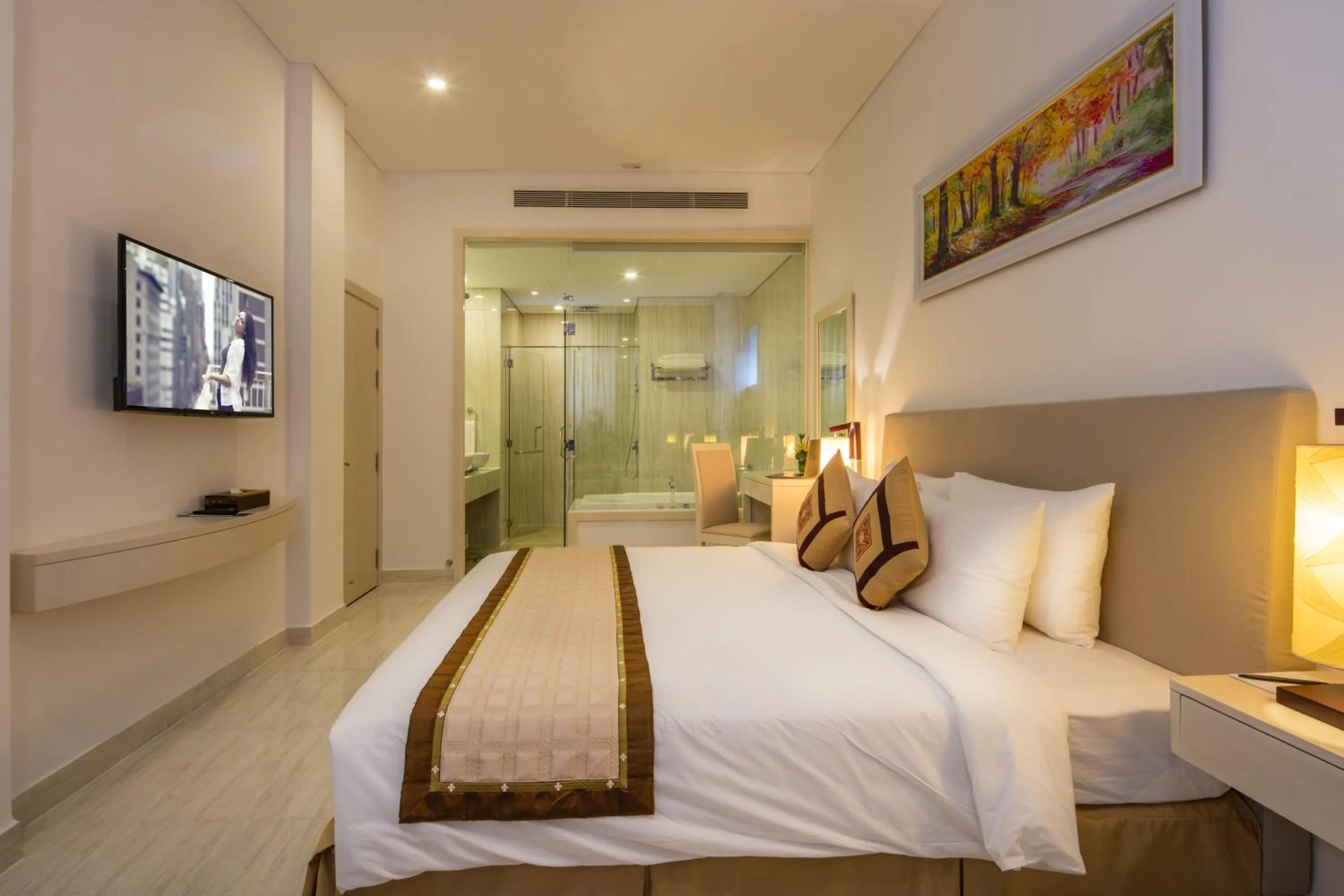 Bedroom, Bed in Diamond Bay Condotel Resort Nha Trang