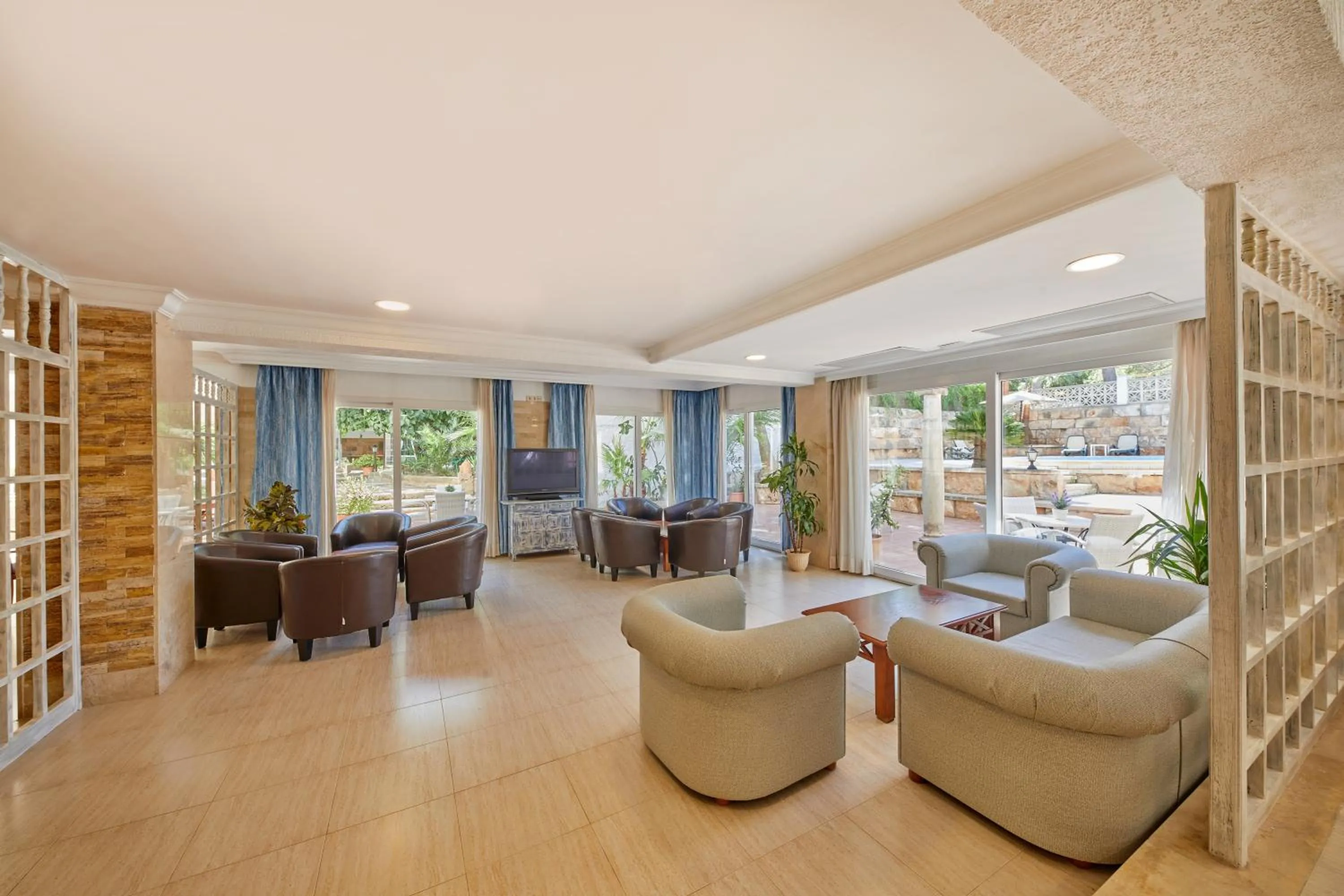 Lounge or bar in Apartamentos Ben-Hur