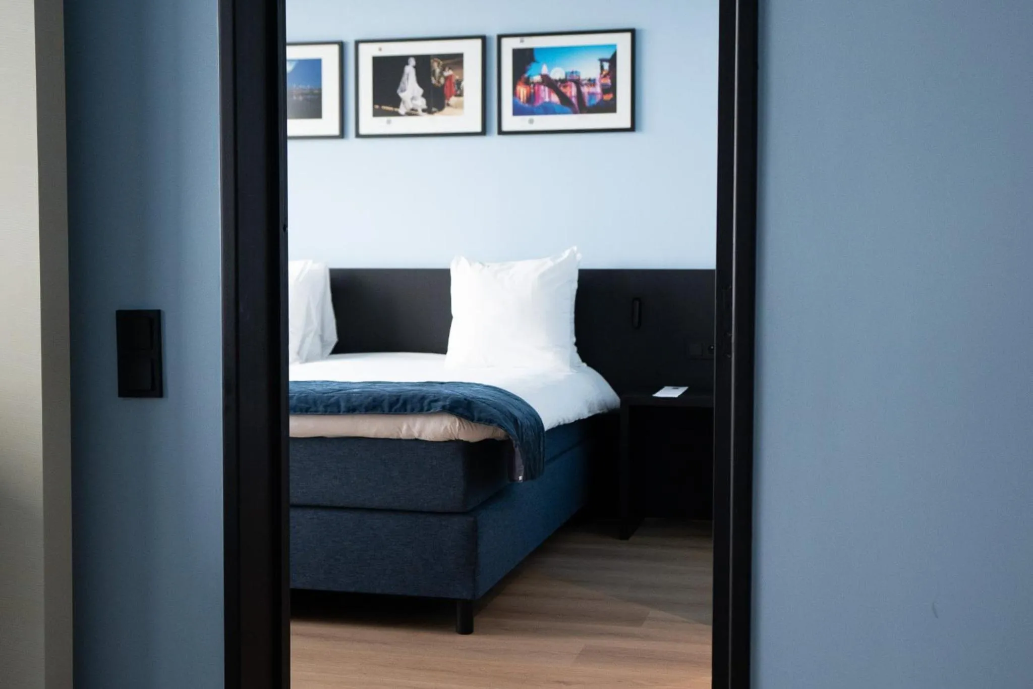 Photo of the whole room, Bed in Crowne Plaza Antwerpen by IHG