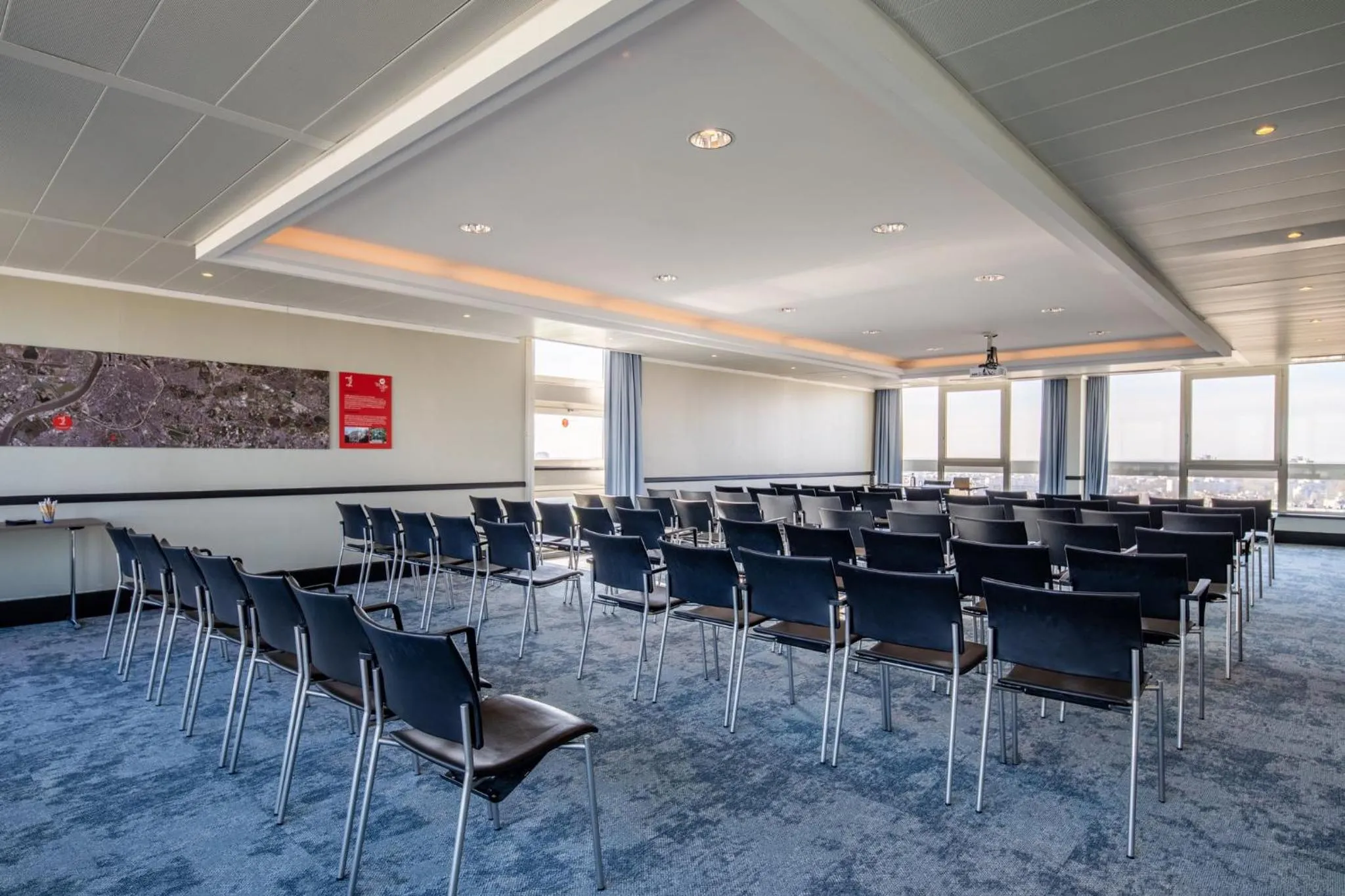 Meeting/conference room in Crowne Plaza Antwerpen by IHG
