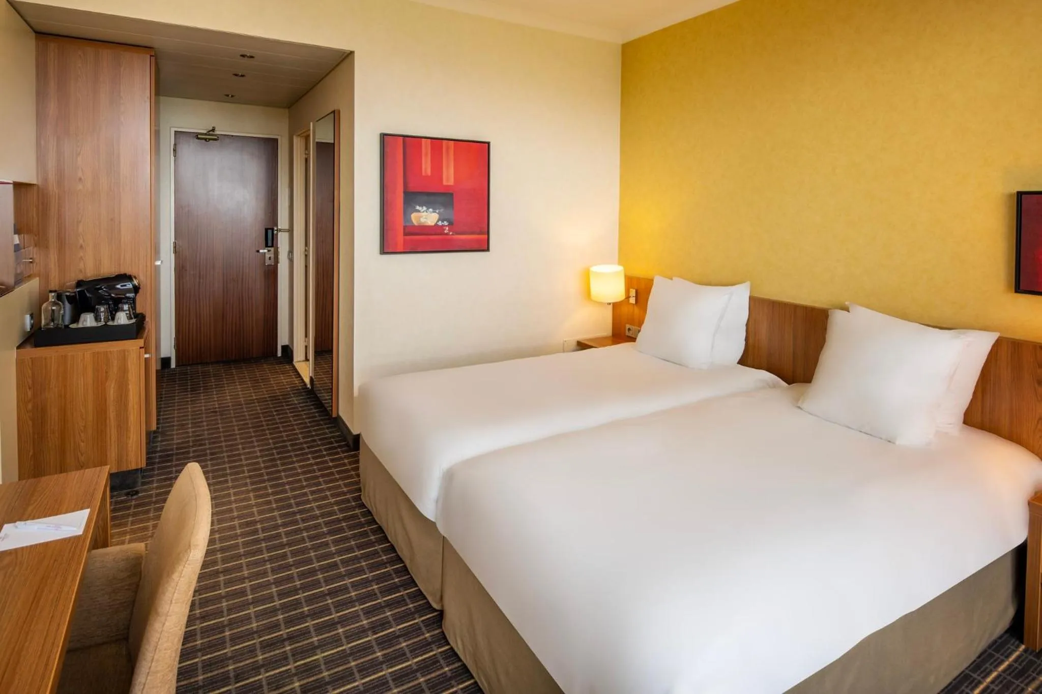 Photo of the whole room, Bed in Crowne Plaza Antwerpen by IHG