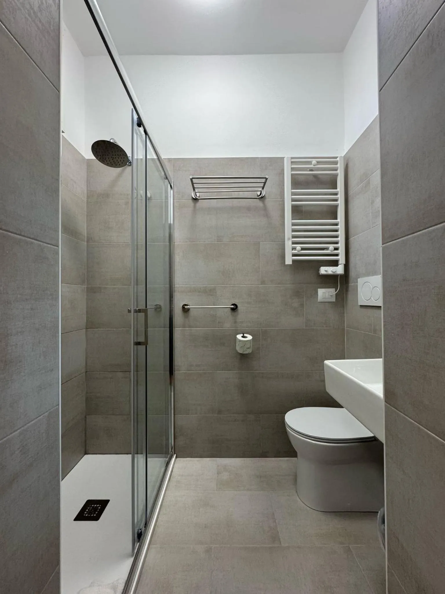 Shower in Hotel Cimarosa