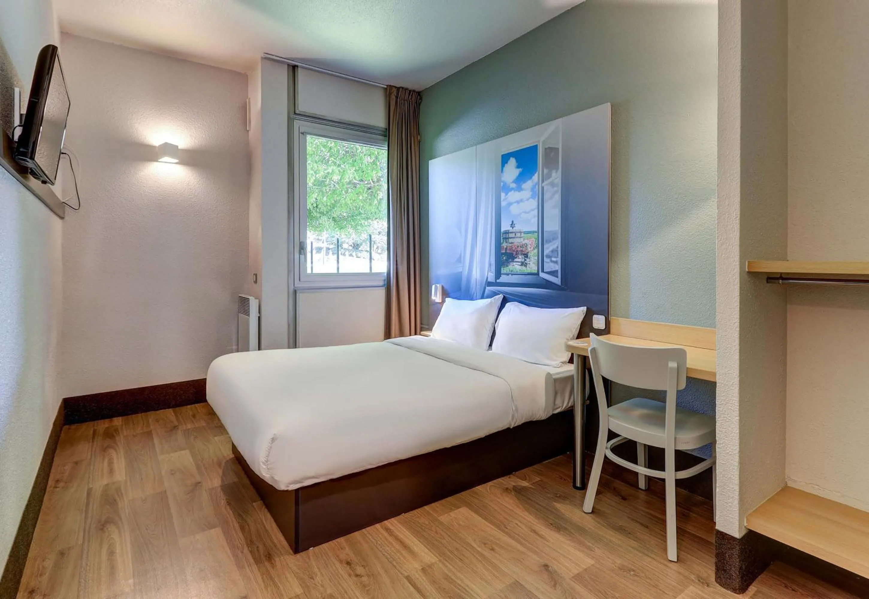 Bedroom, Bed in B&B HOTEL Beaune Sud 1 Palais des Congrès