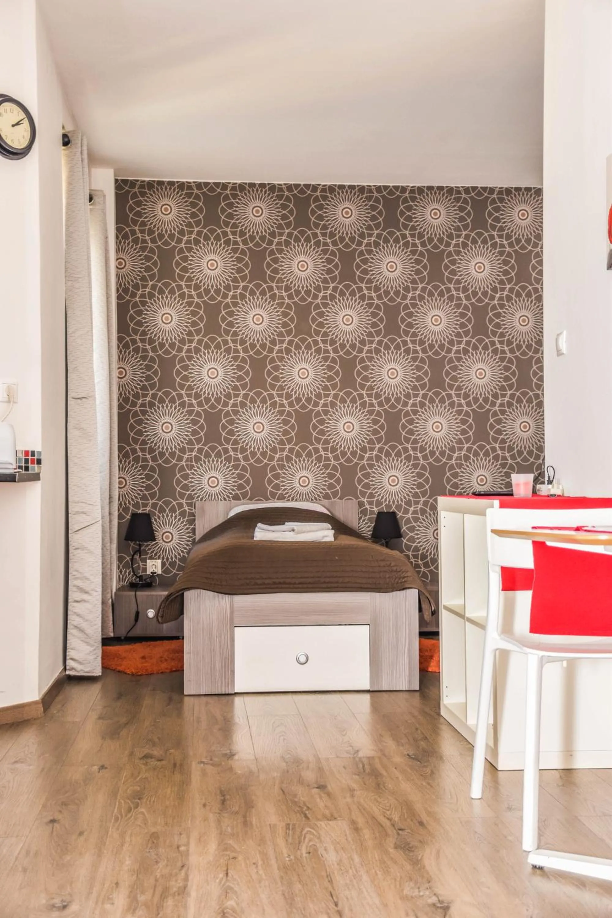 Bed in Diamond Astoria Apartments