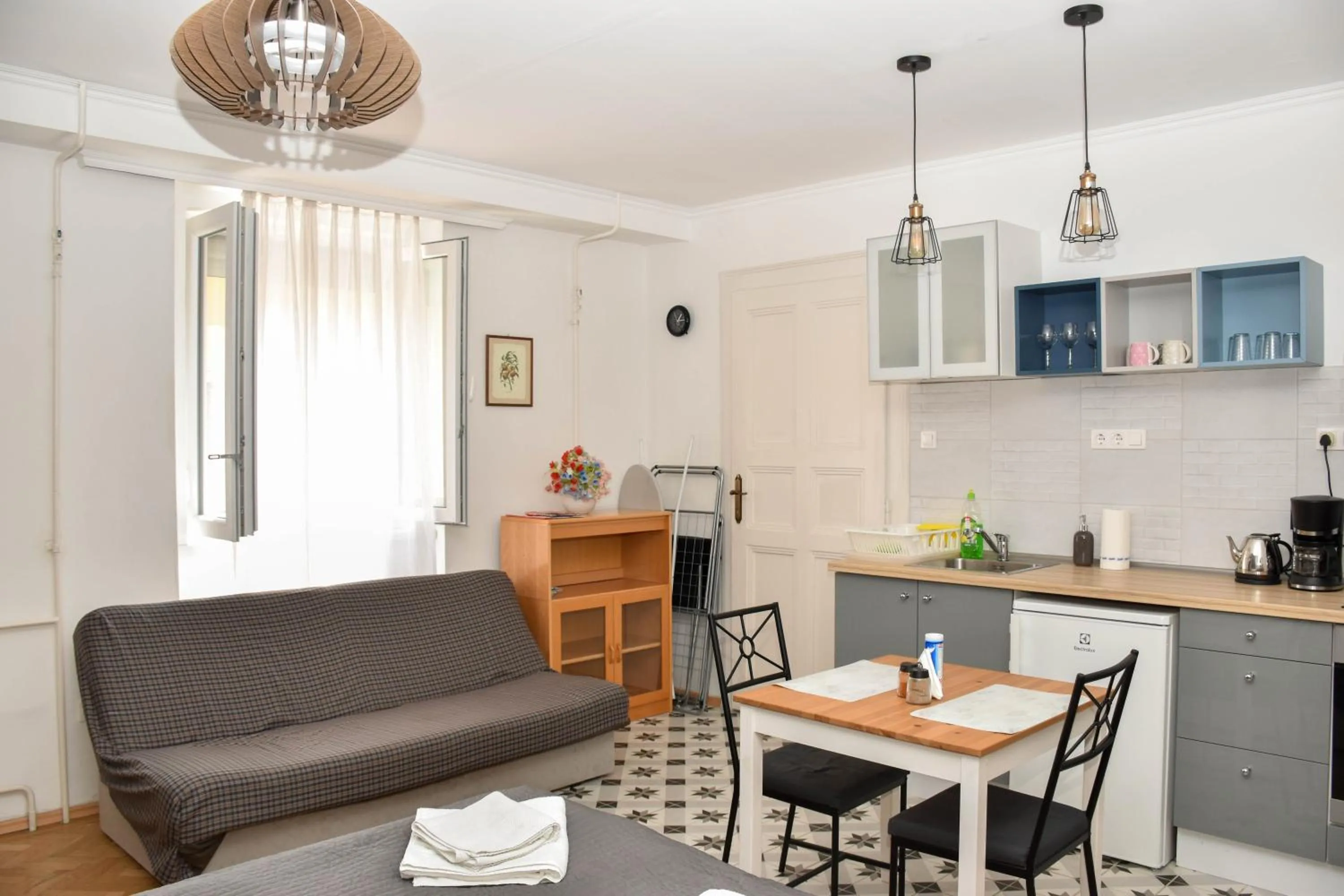 Diamond Astoria Apartments