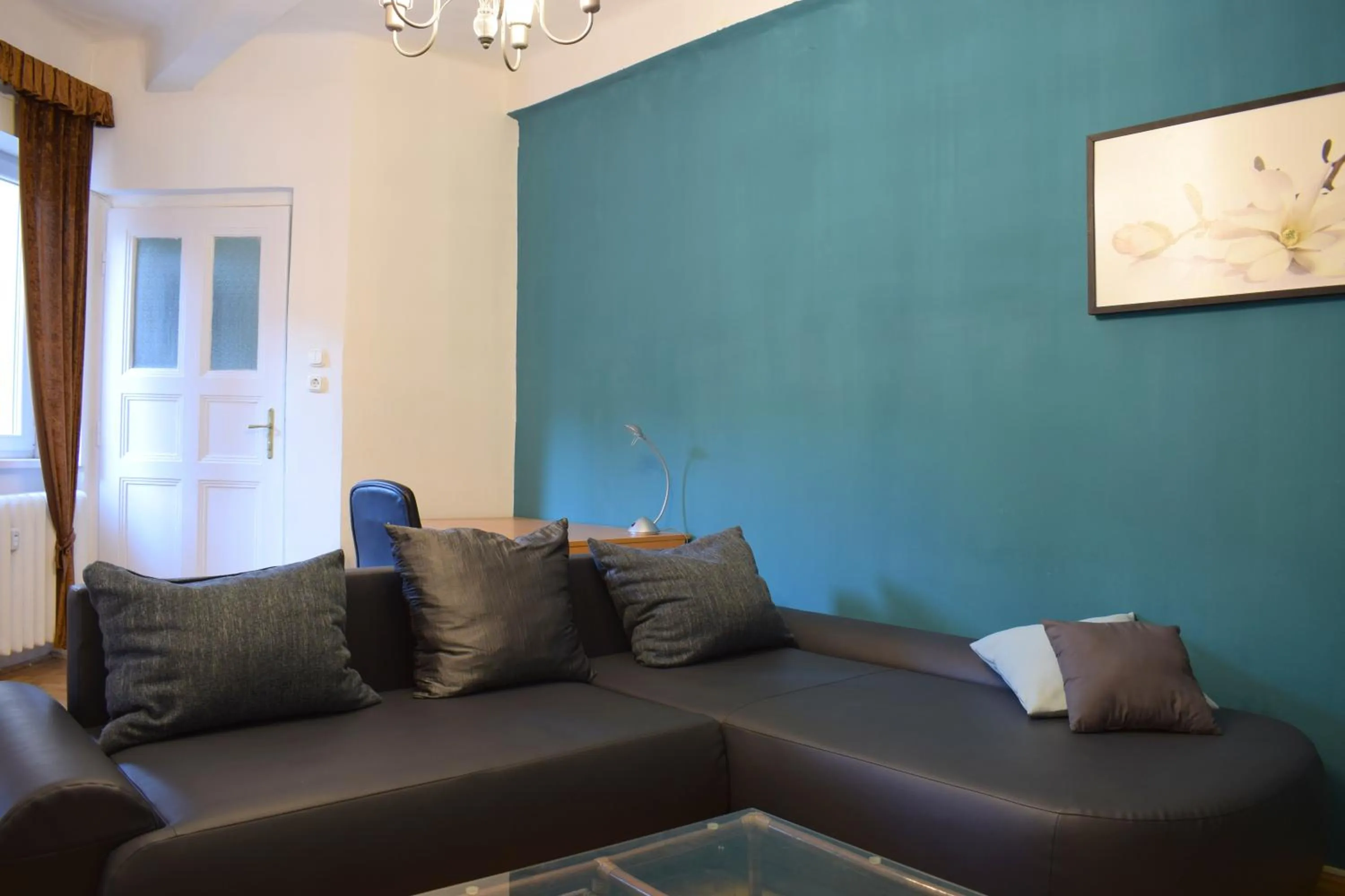 Diamond Astoria Apartments