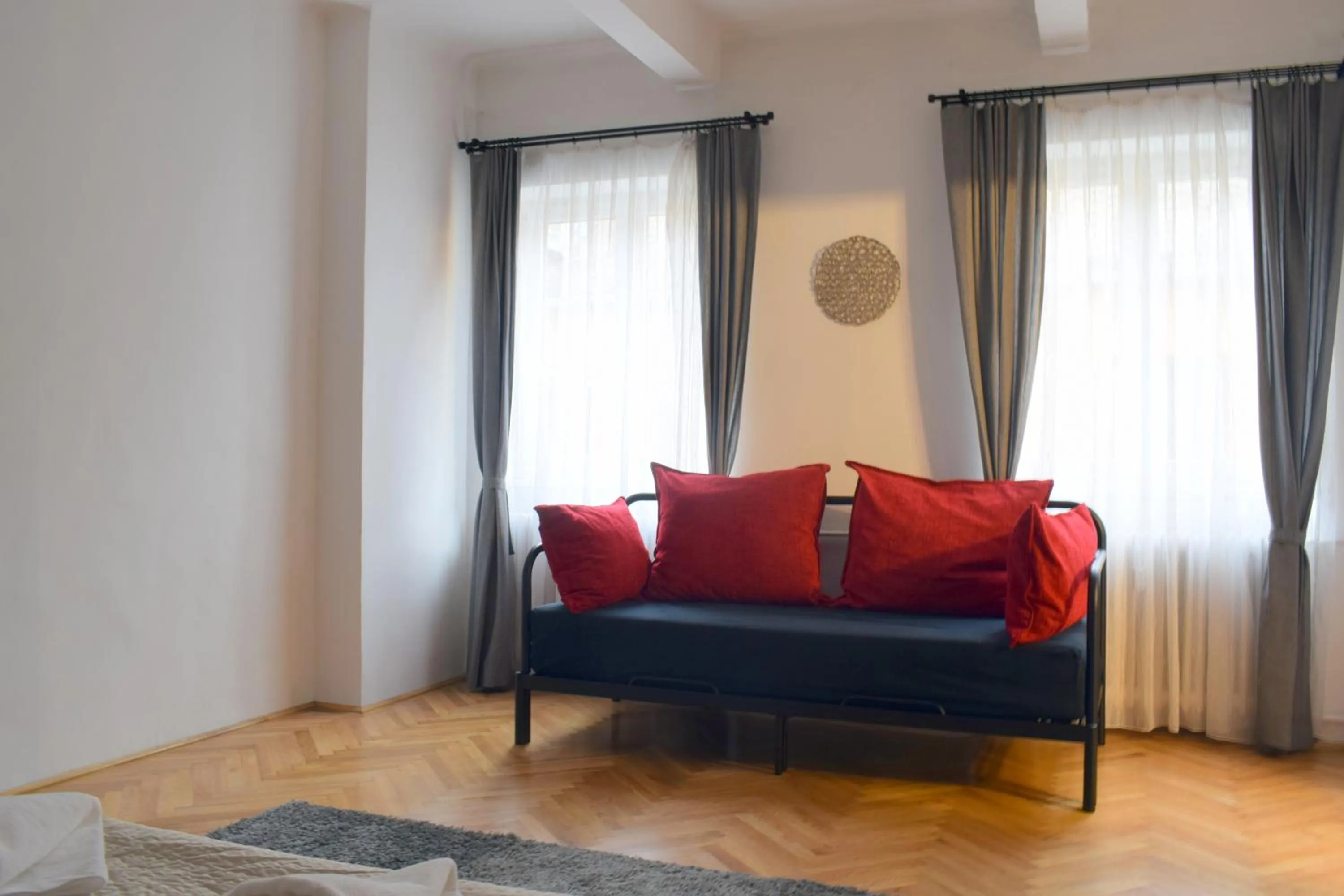 Diamond Astoria Apartments