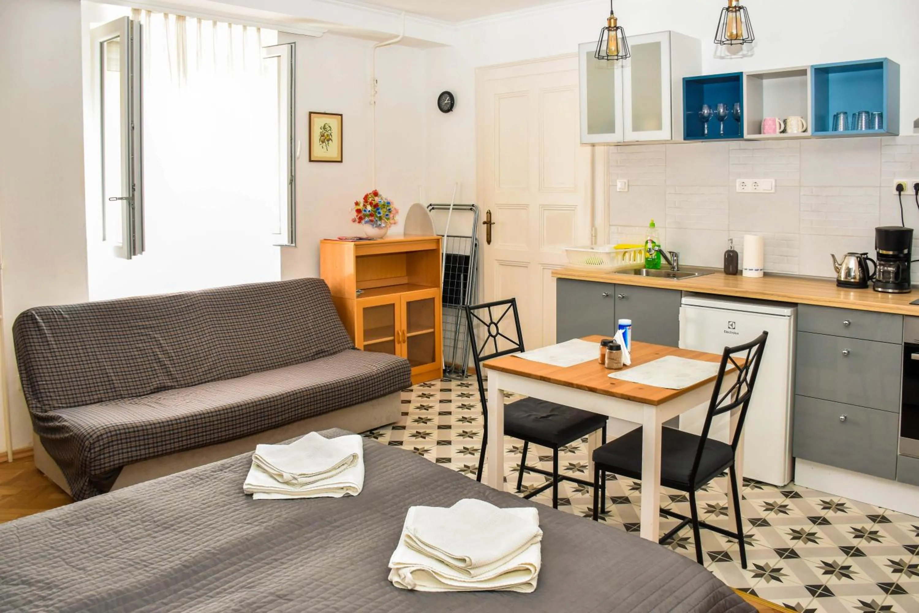 Diamond Astoria Apartments