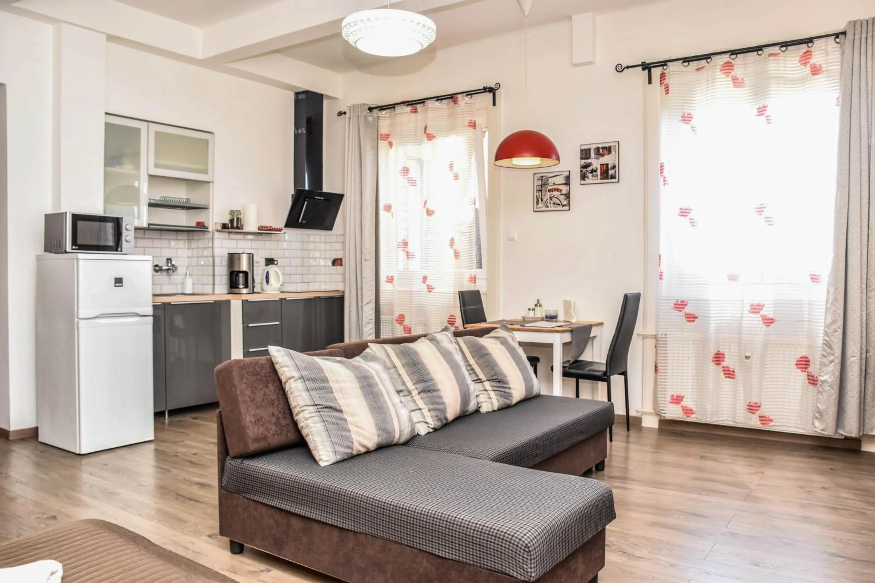 Diamond Astoria Apartments