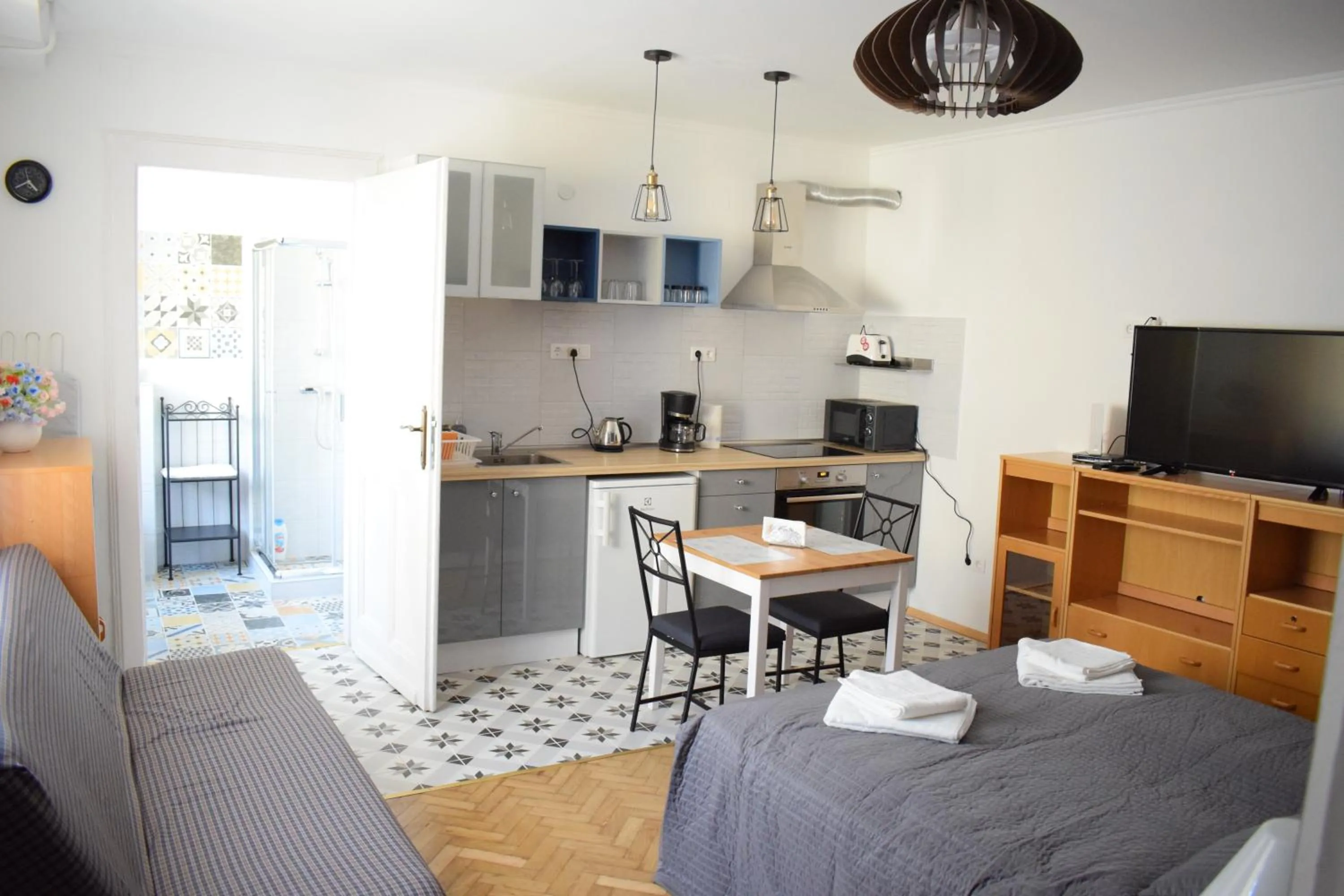 Diamond Astoria Apartments