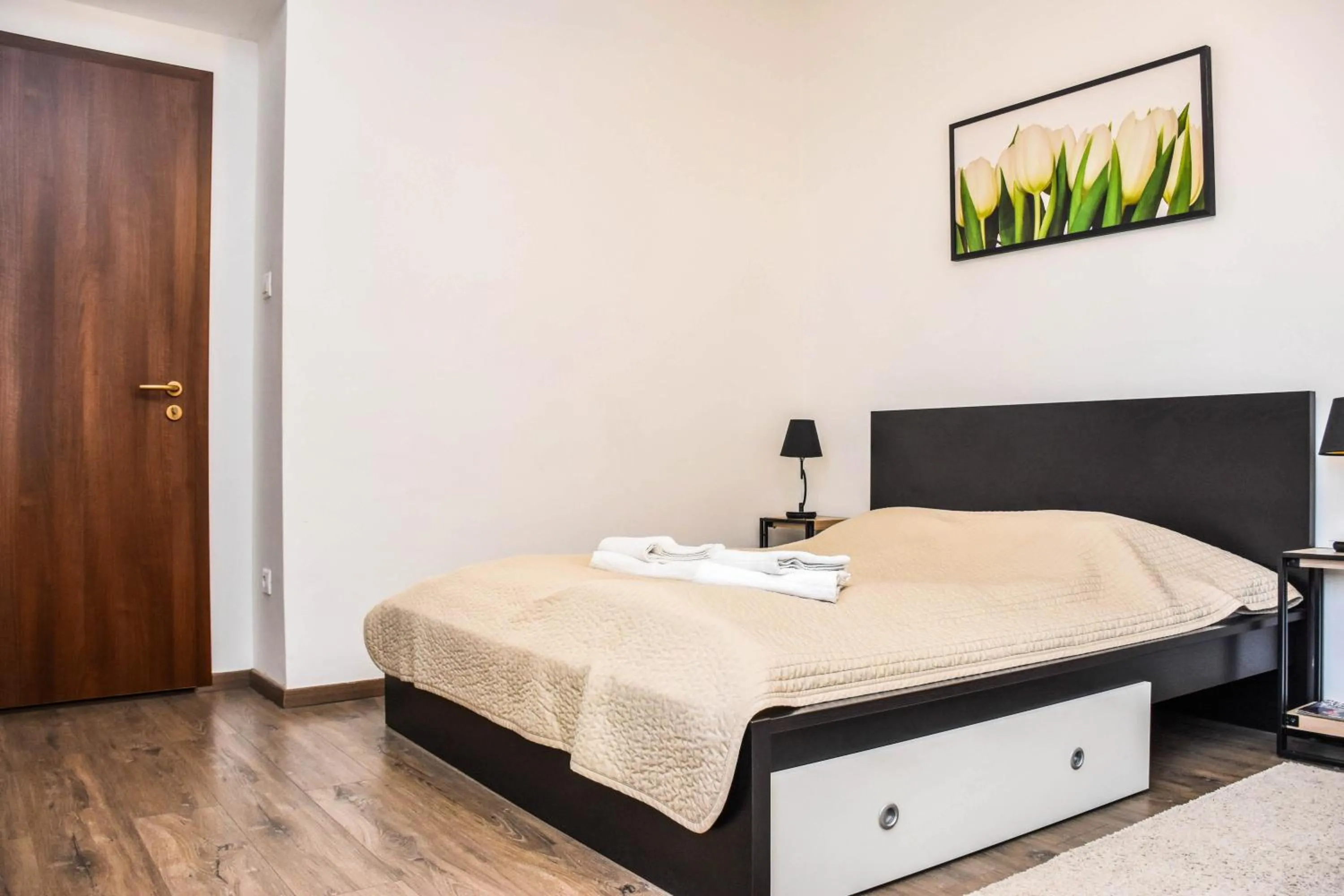 Bed in Diamond Astoria Apartments