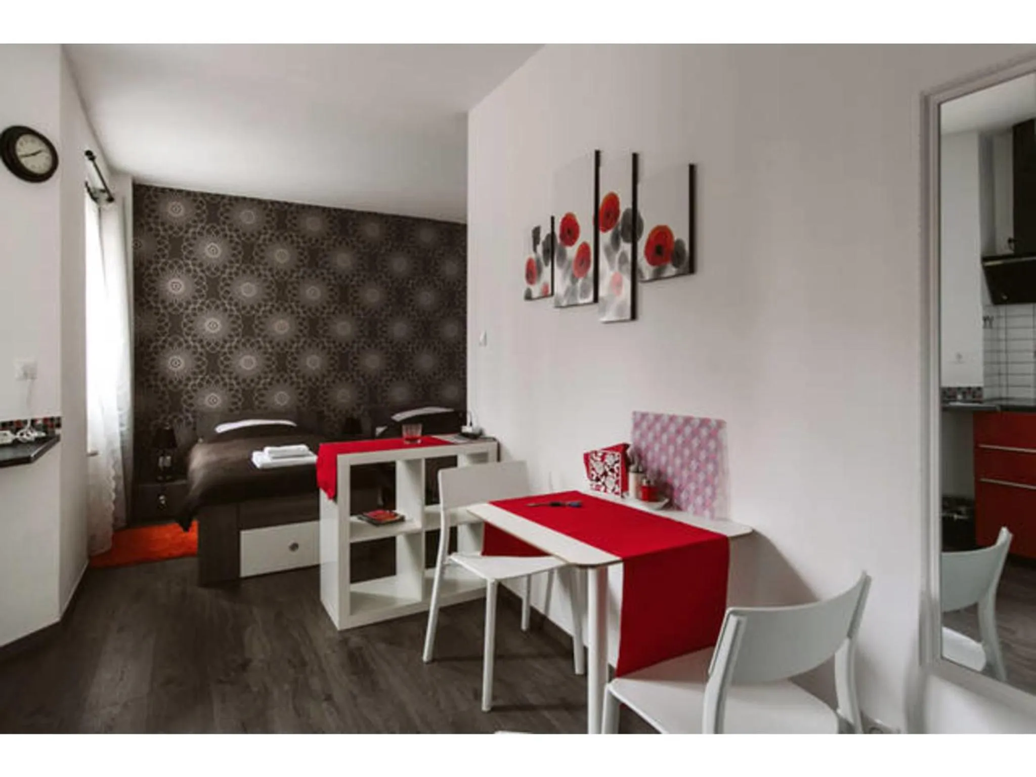 Diamond Astoria Apartments