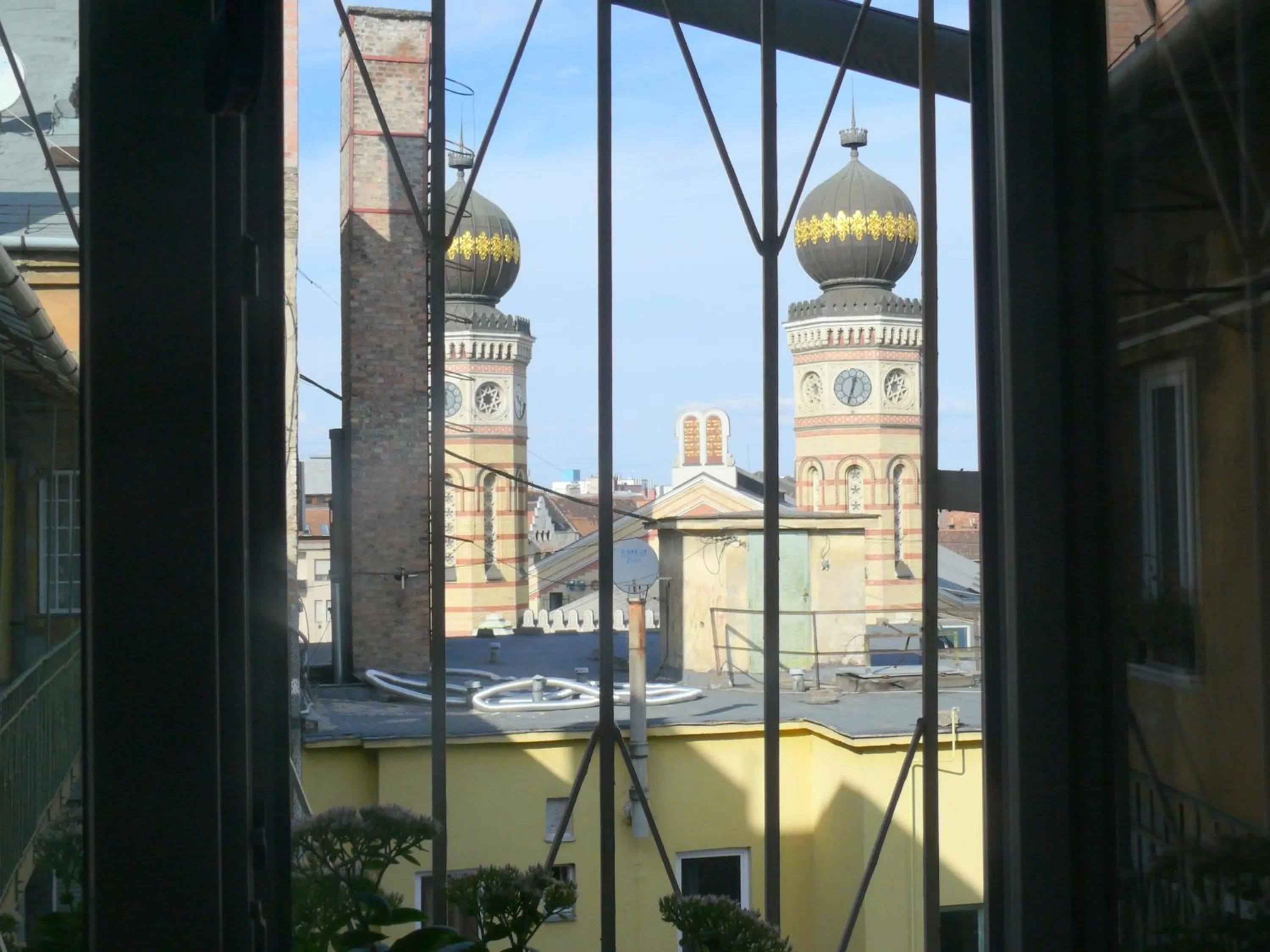 Diamond Astoria Apartments