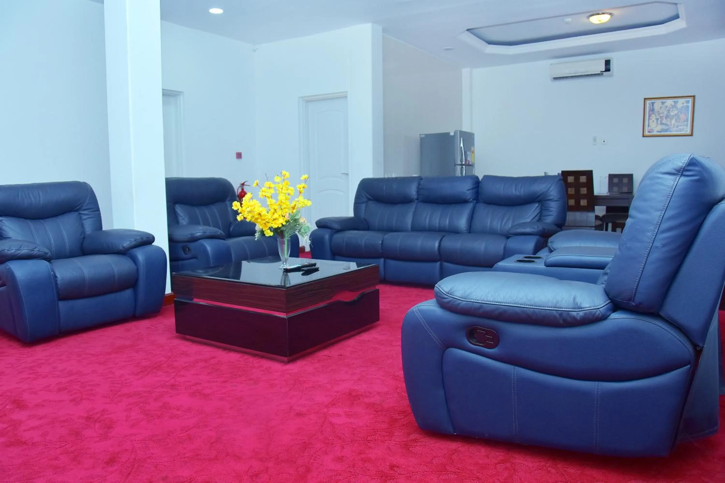 Living room in Mawuli Hotel