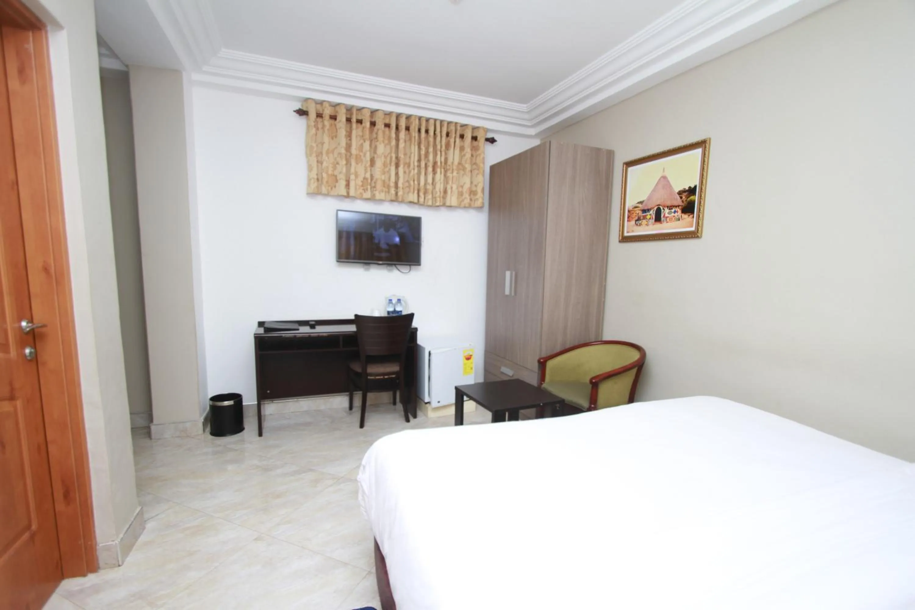 Photo of the whole room in Mawuli Hotel