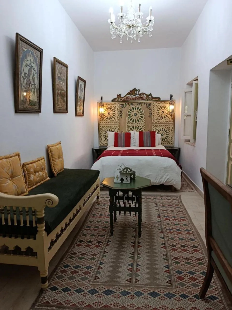 Bedroom, Bed in El Patio Courtyard House