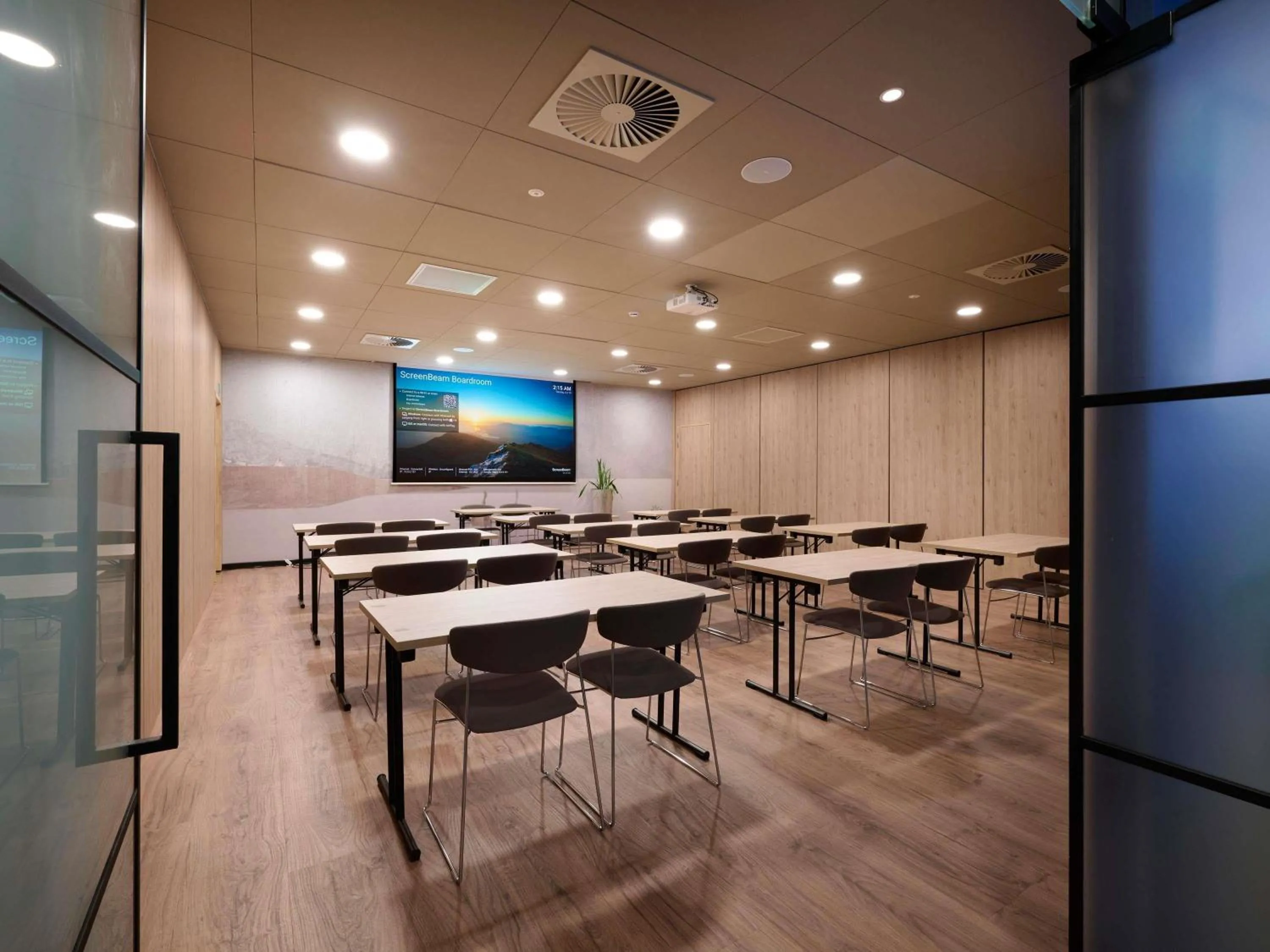 Meeting/conference room in Novotel Ieper Centrum