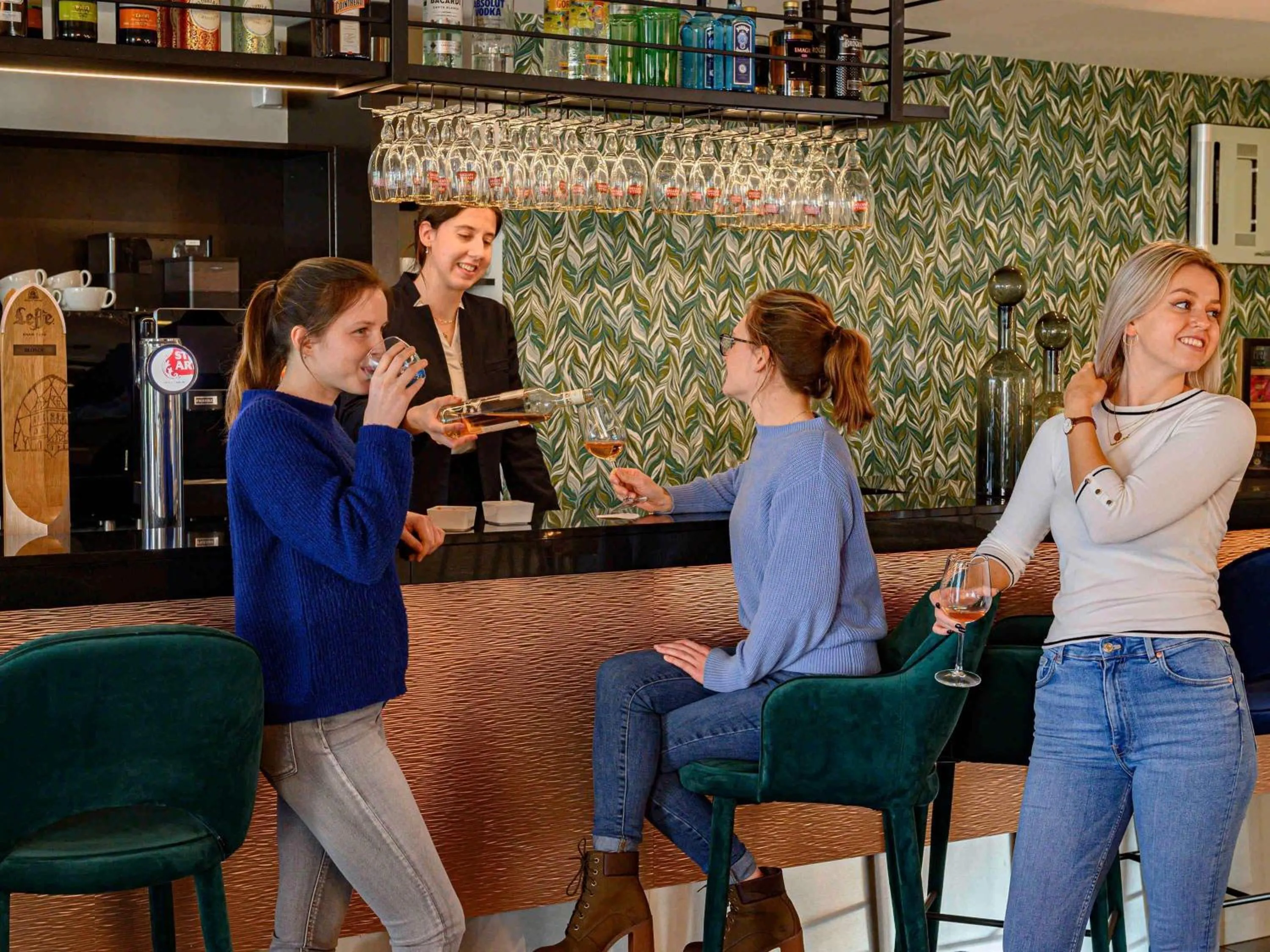 Lounge or bar in Novotel Antwerpen - Ekeren