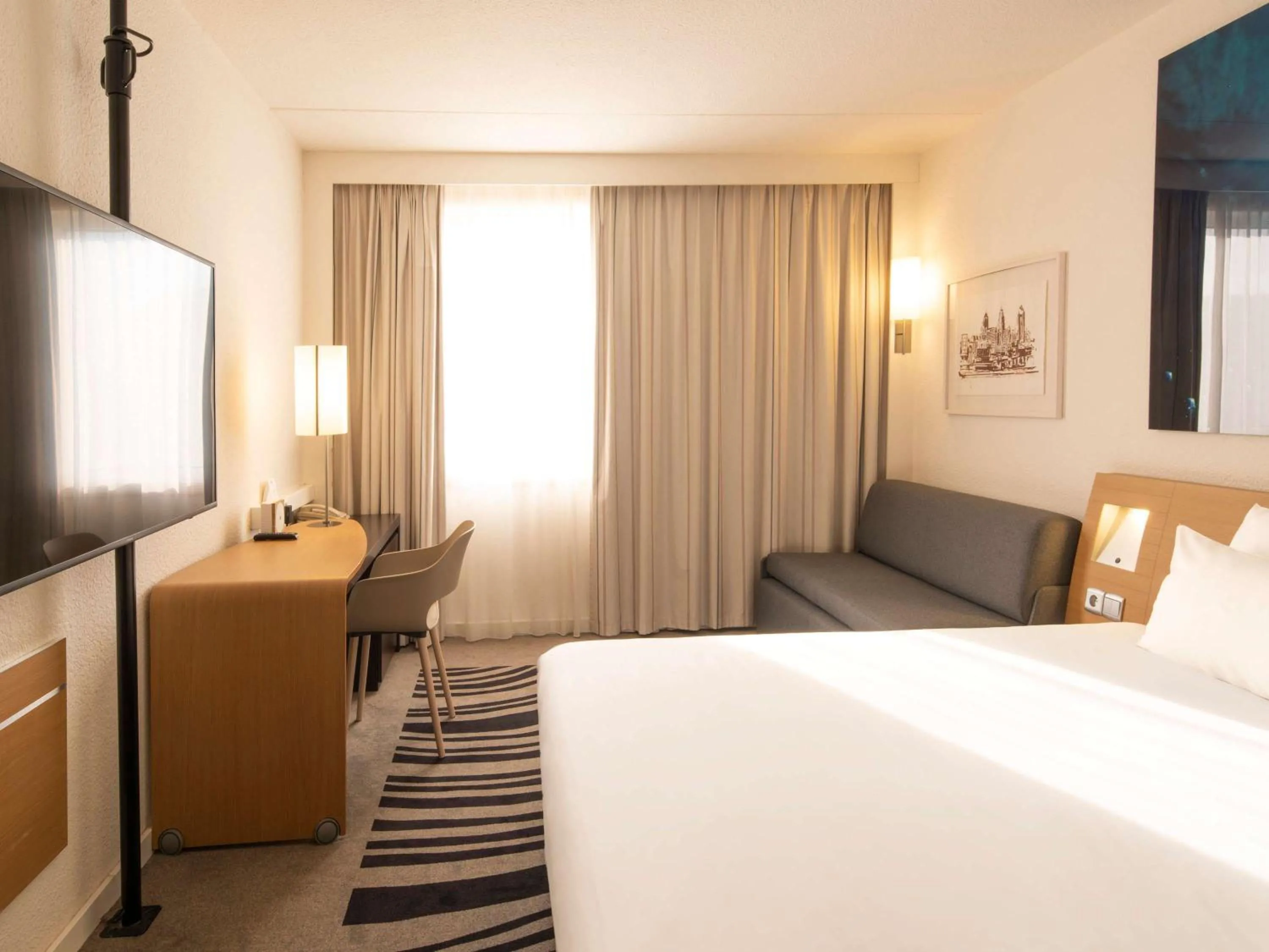 Bedroom, Bed in Novotel Antwerpen - Ekeren