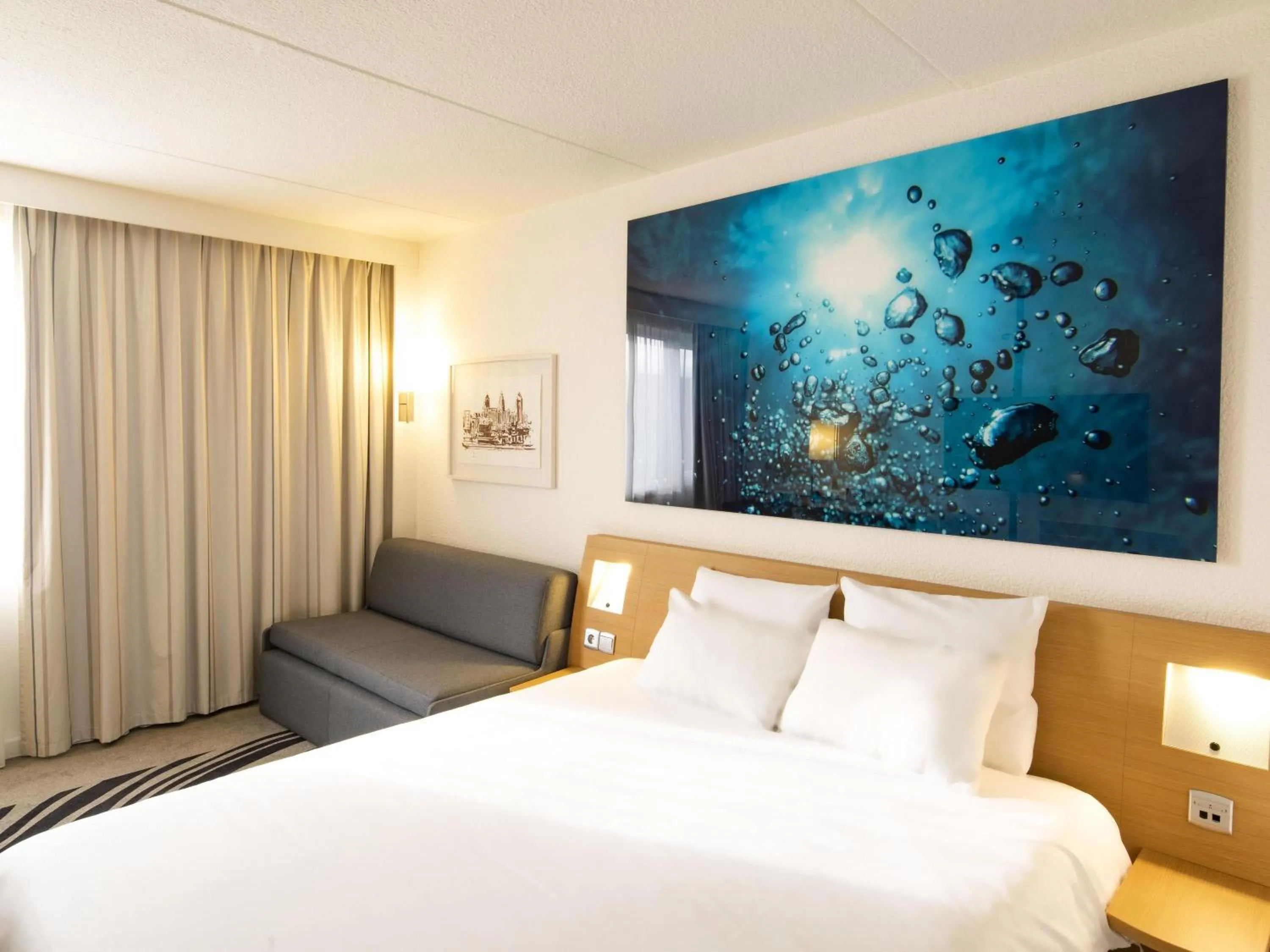 Bedroom, Bed in Novotel Antwerpen - Ekeren