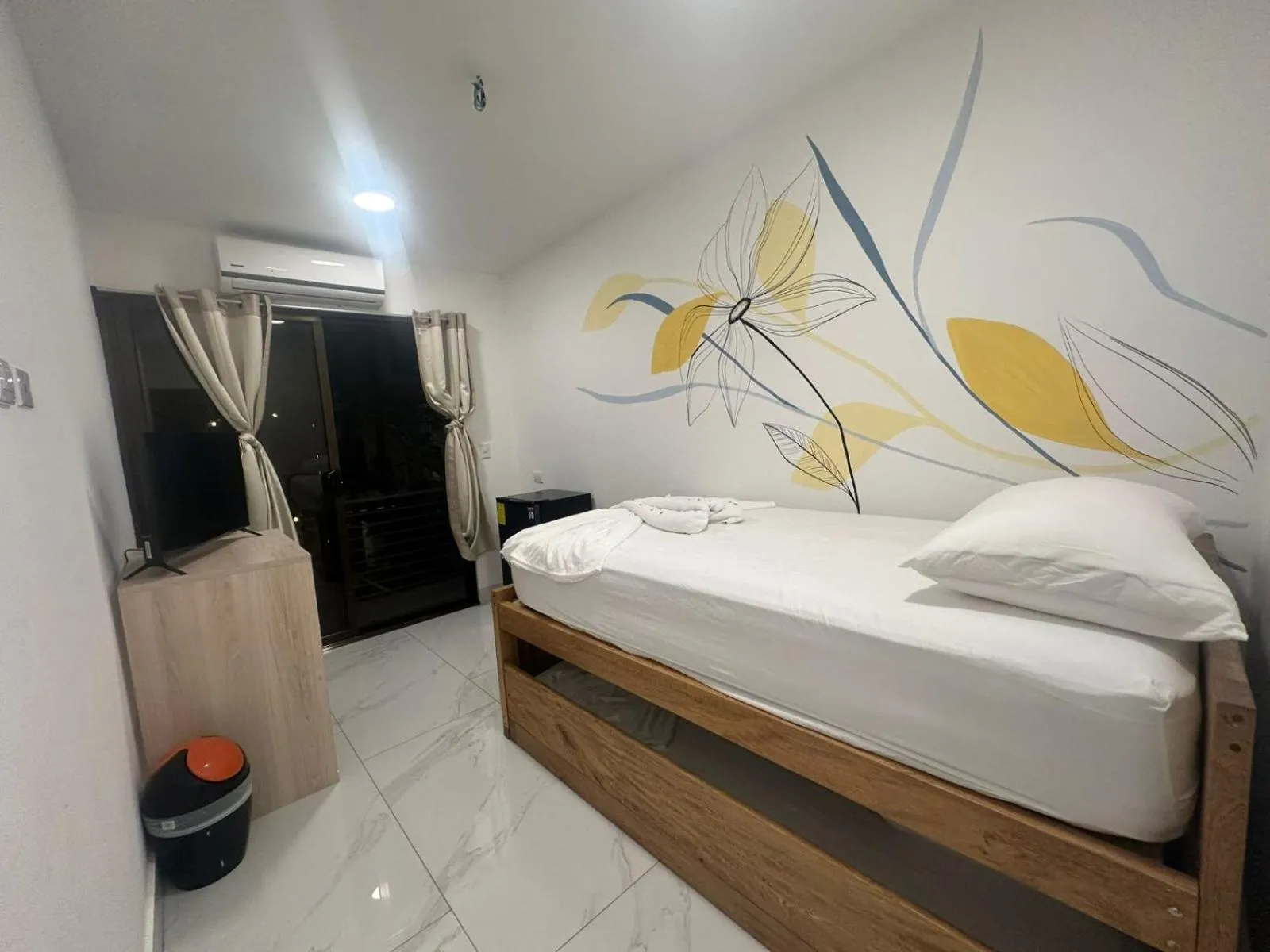 Bed in Wide Mouth Frog Quepos