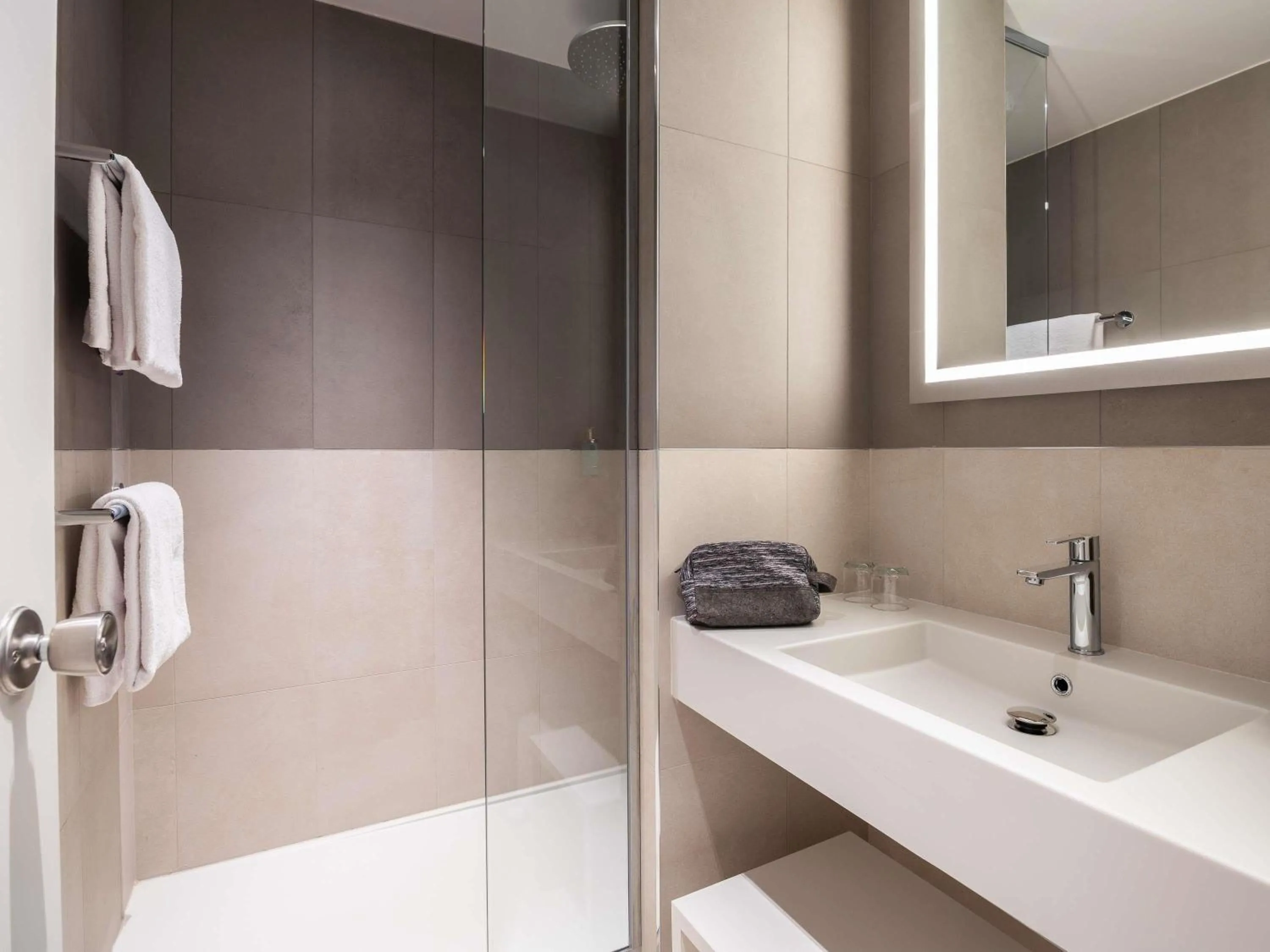 Bedroom in Novotel Brugge Centrum