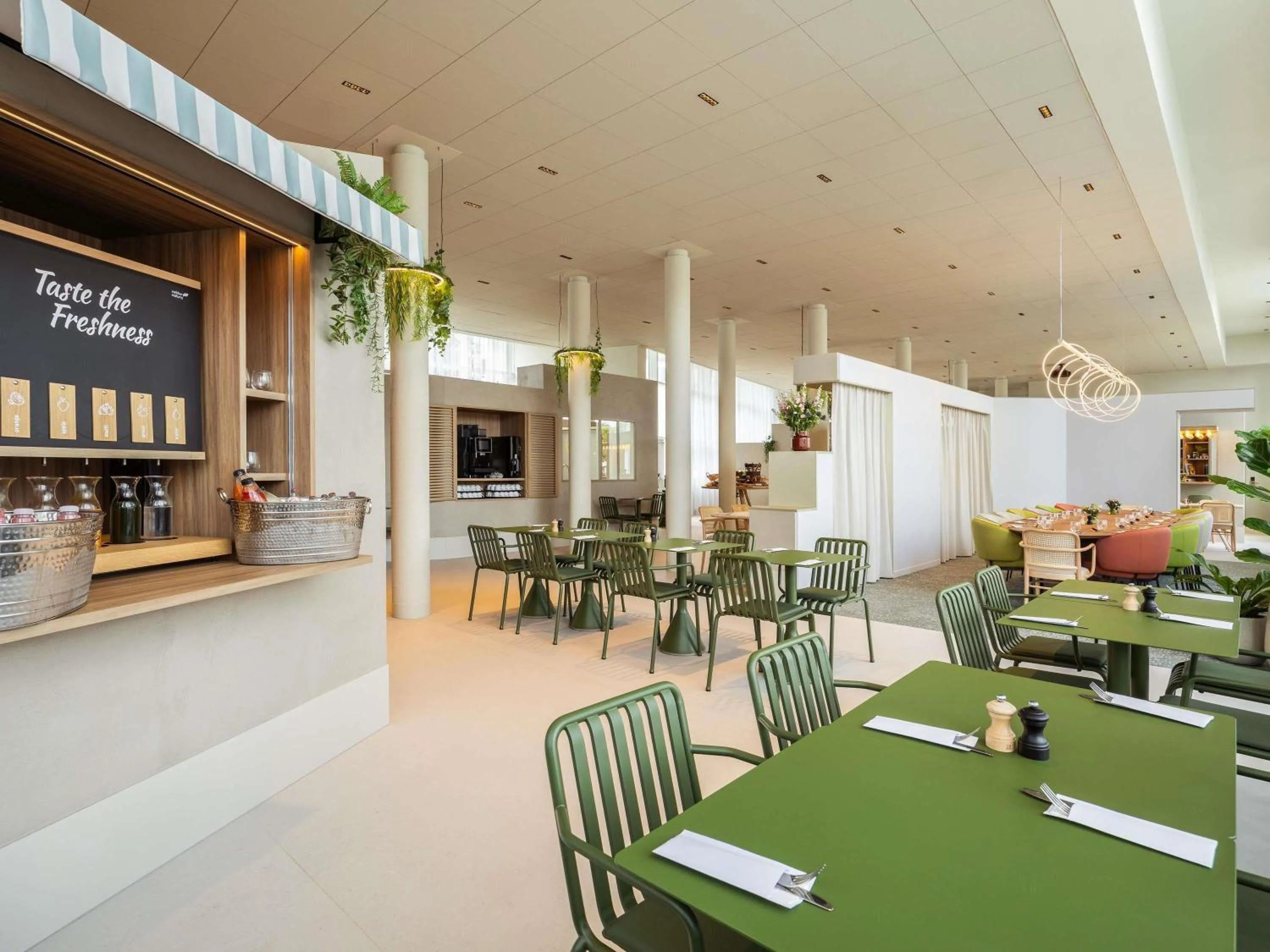 Restaurant/places to eat in Novotel Brugge Centrum