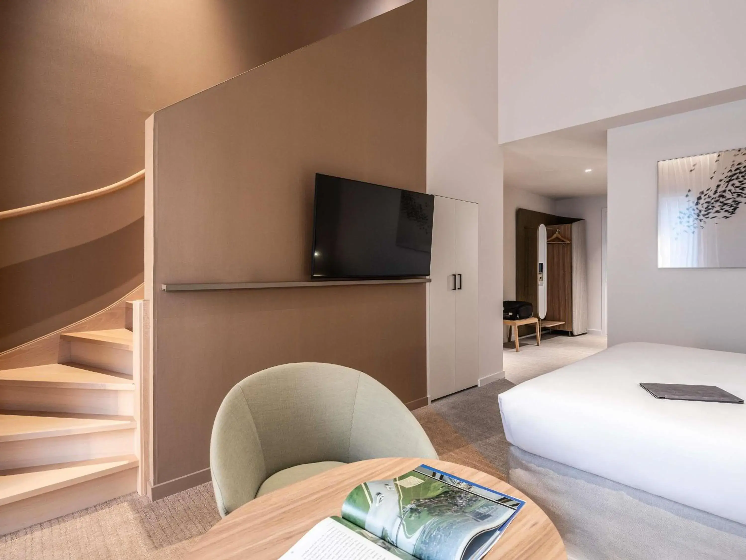 Deluxe Suite with Two Double Beds in Novotel Brugge Centrum Deluxe Suite with Two Double Beds in Novotel Brugge Centrum