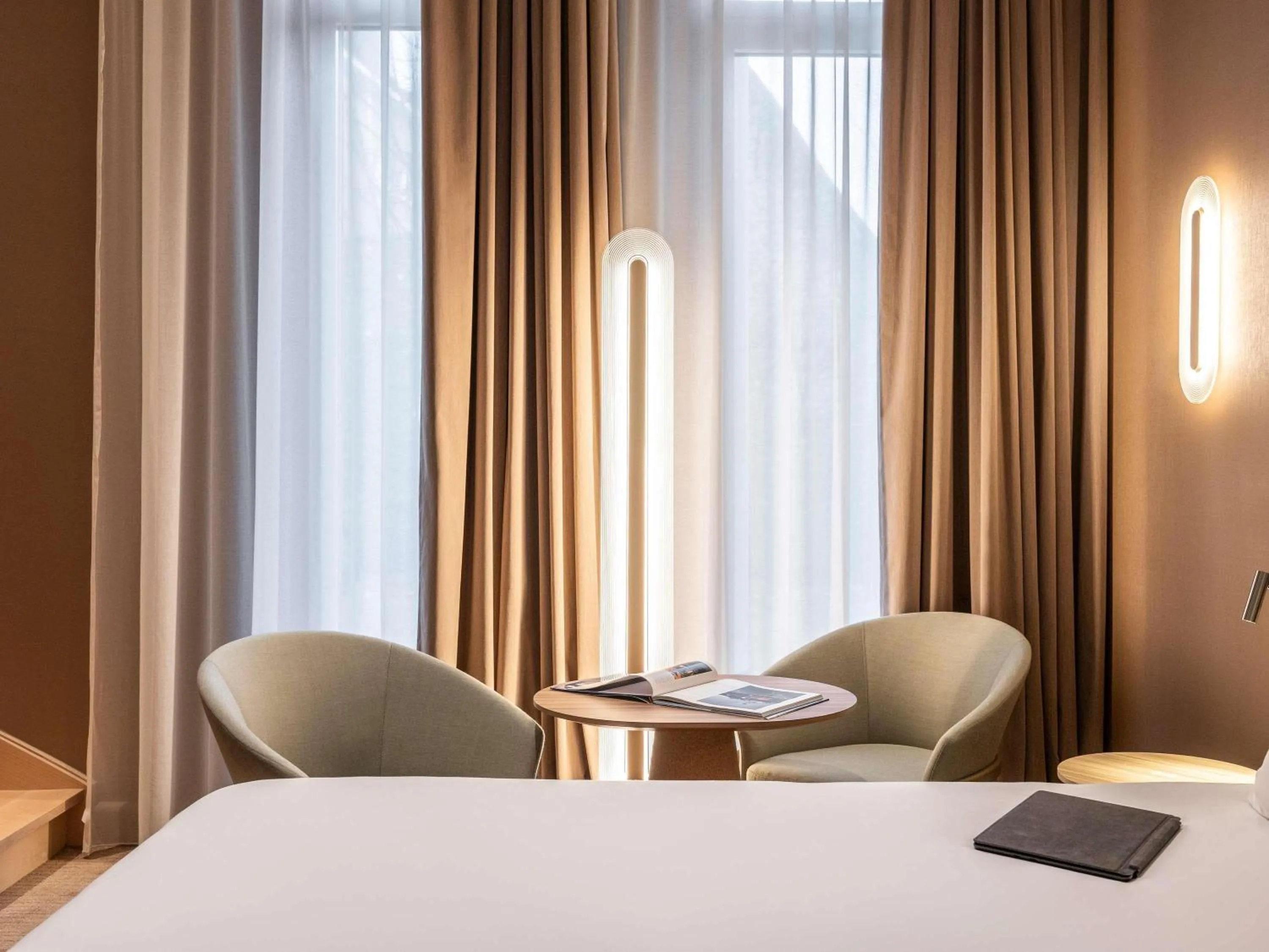 Bedroom, Bed in Novotel Brugge Centrum