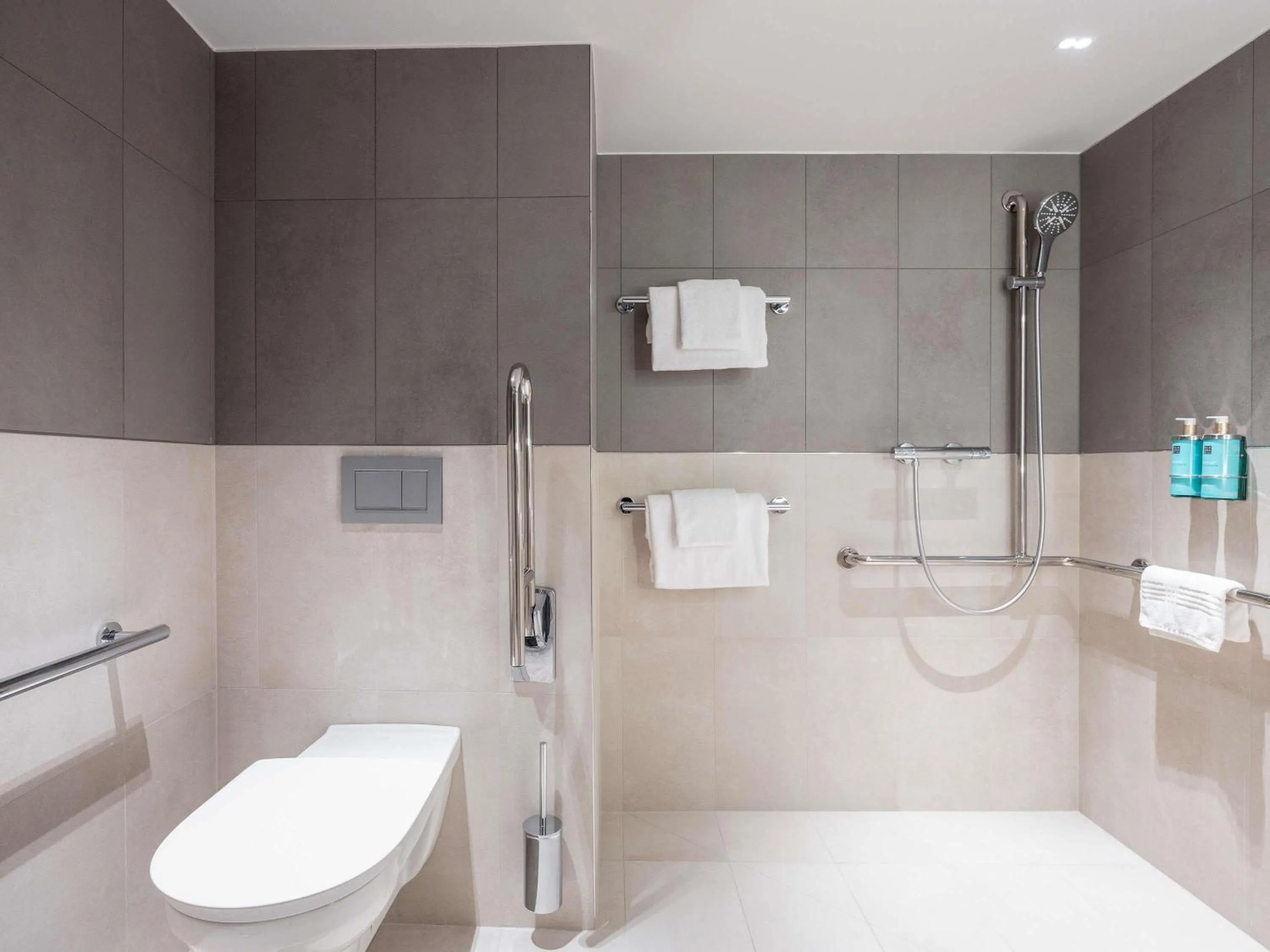 Bedroom in Novotel Brugge Centrum