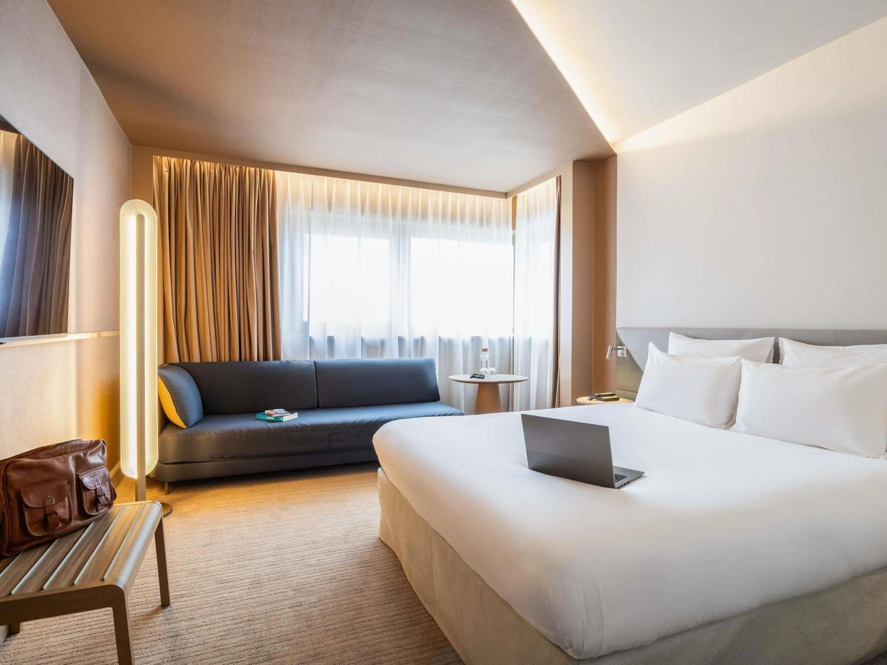 Bedroom, Bed in Novotel Brugge Centrum