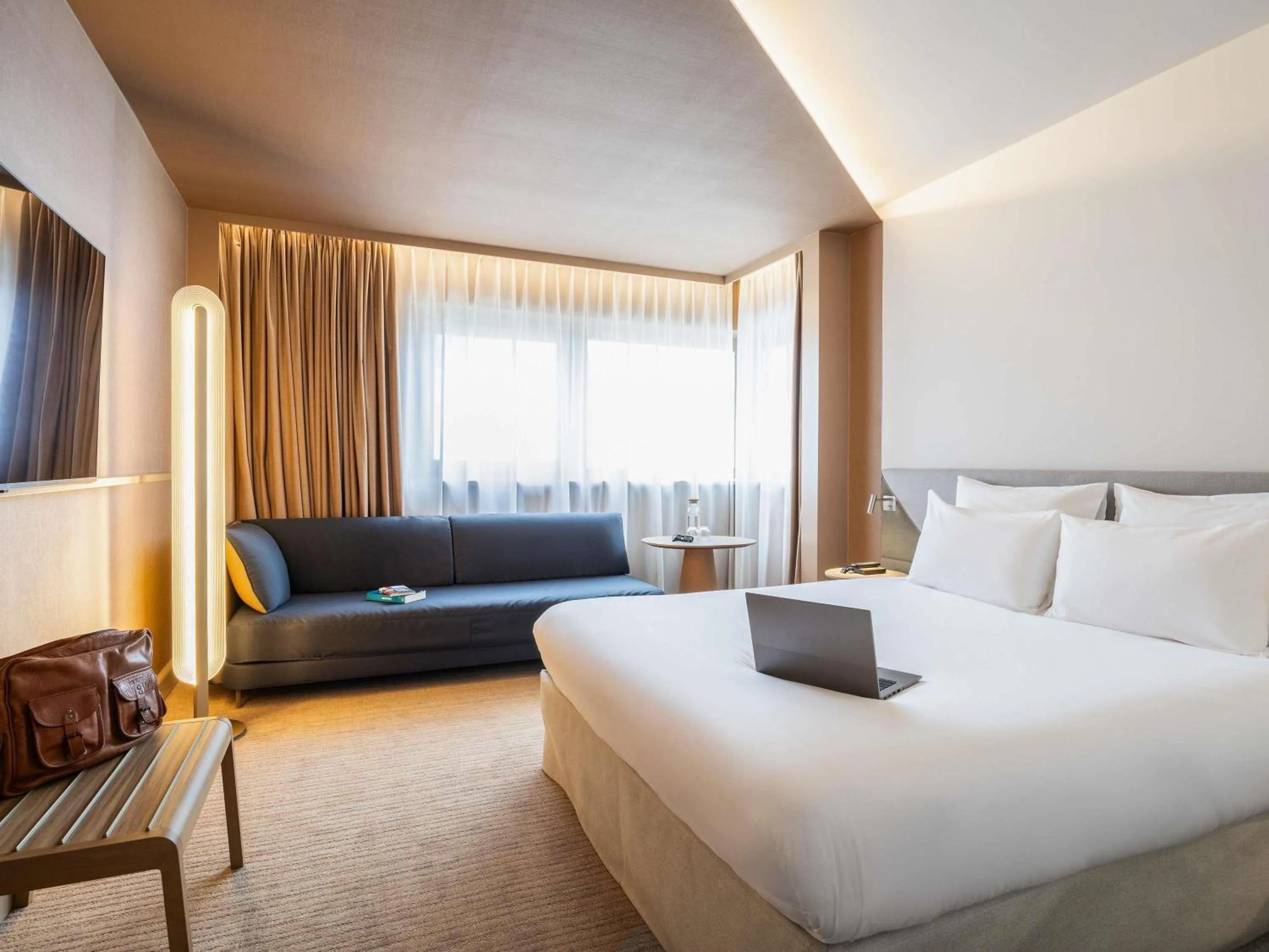 Bedroom, Bed in Novotel Brugge Centrum