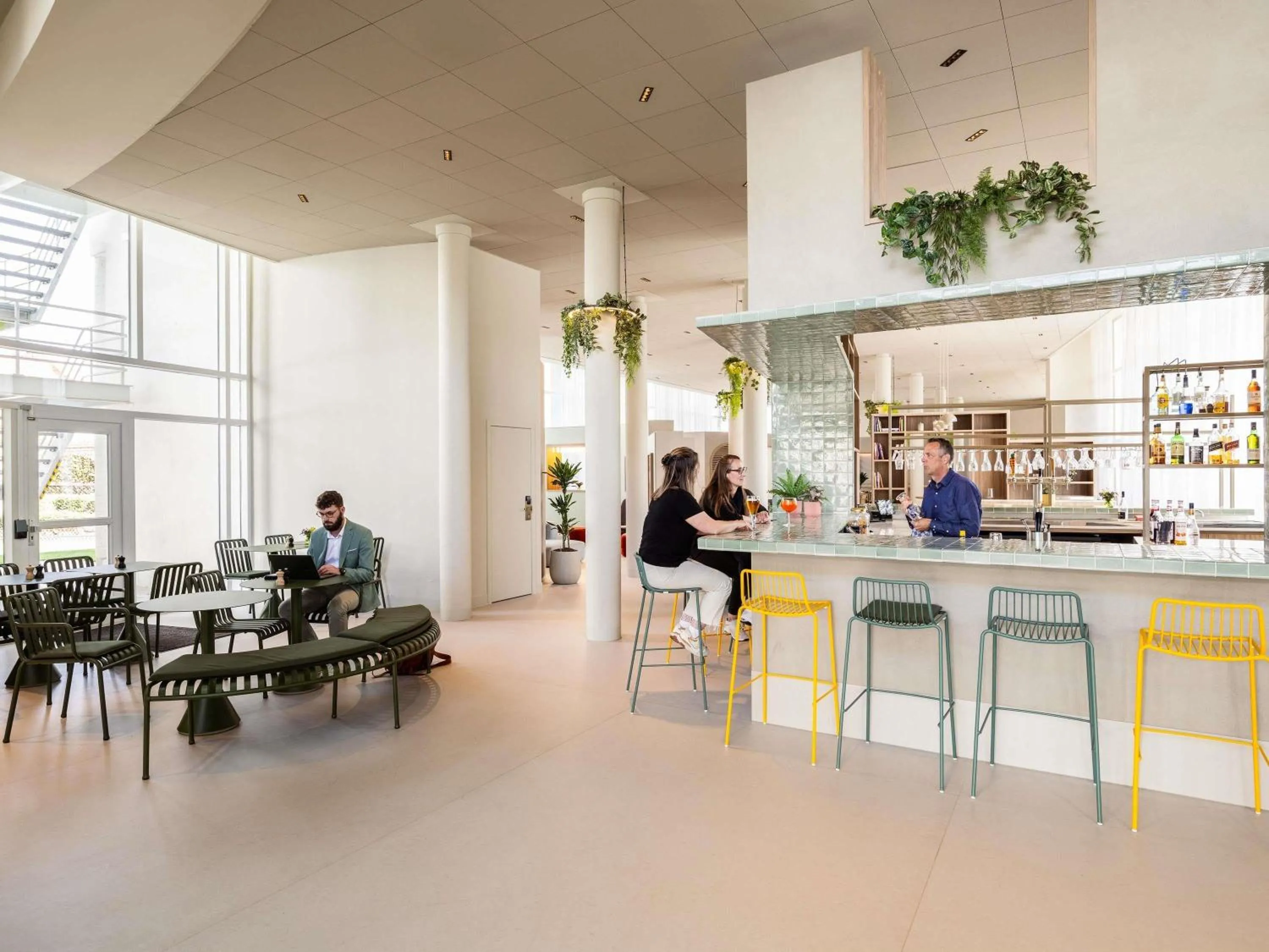 Lounge or bar in Novotel Brugge Centrum