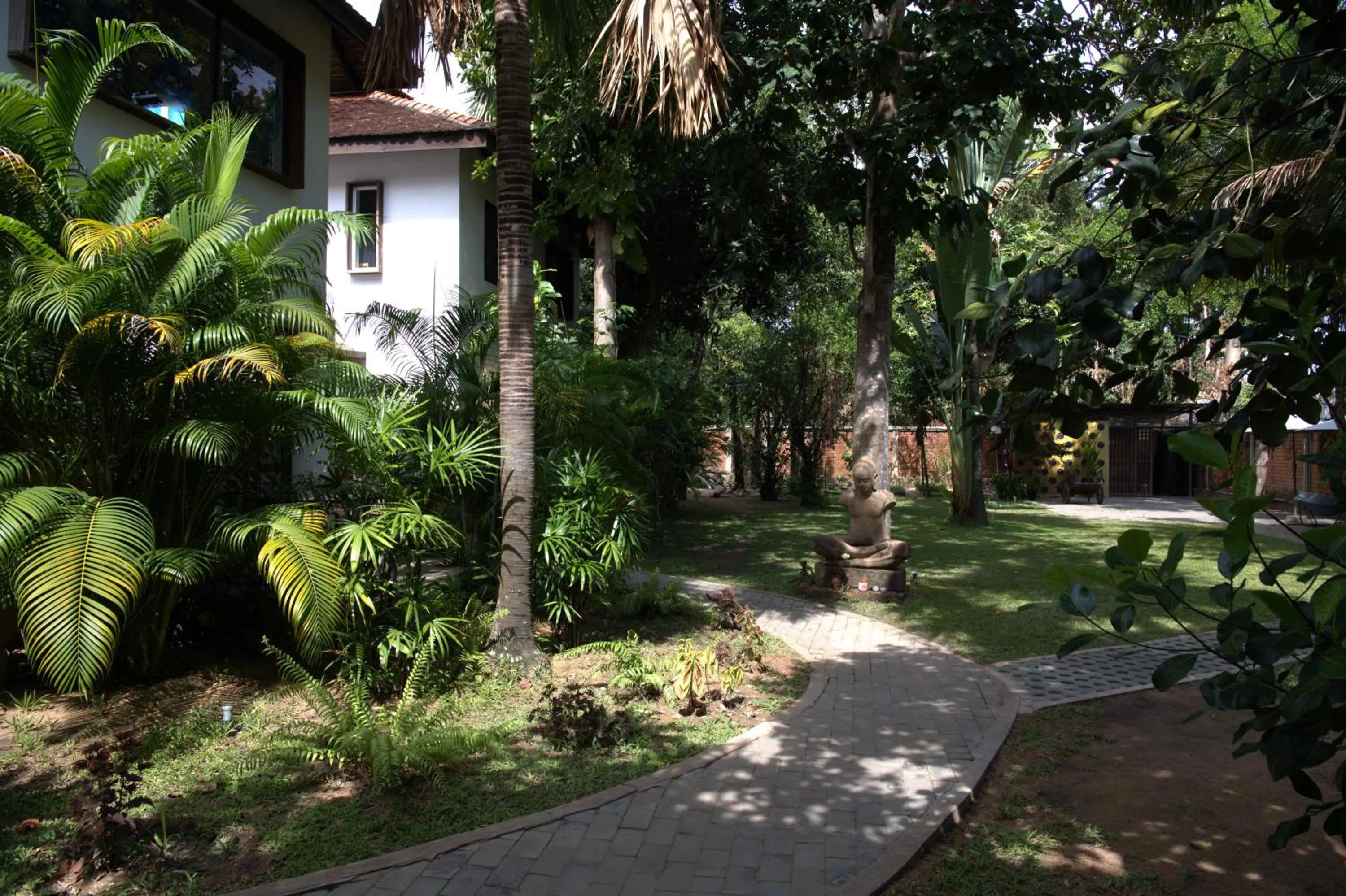 Garden in Sala Baï Hotel & Restaurant School
