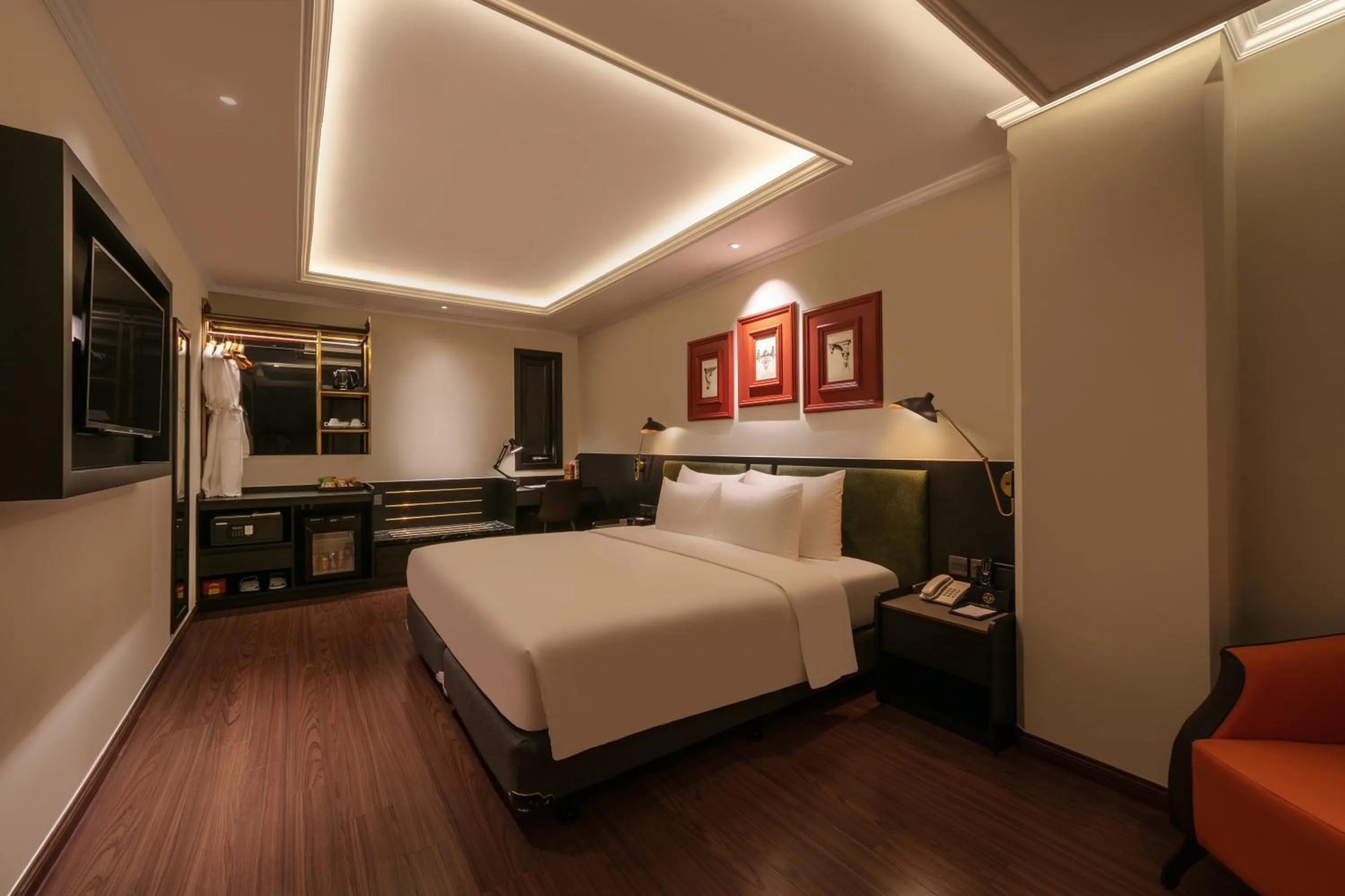 TV and multimedia, Bed in Champton Hanoi Hotel