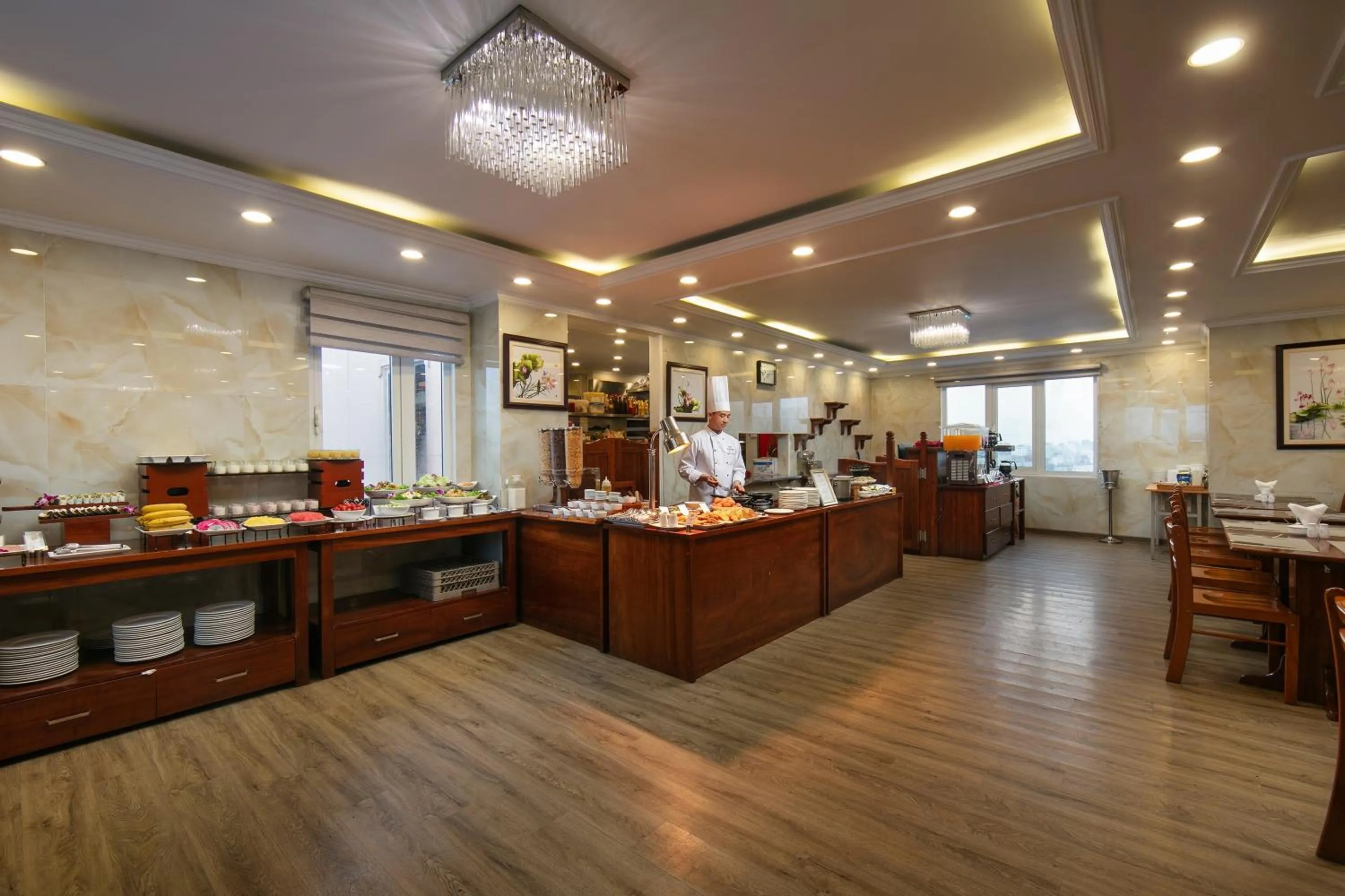 Restaurant/places to eat in The Light Hotel