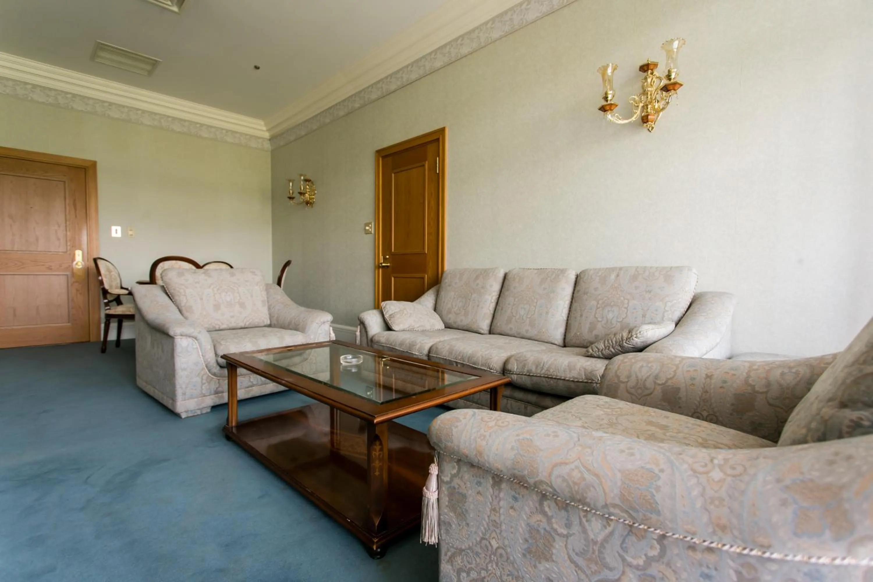 Seating Area in Nanki Shirahama Resort Hotel