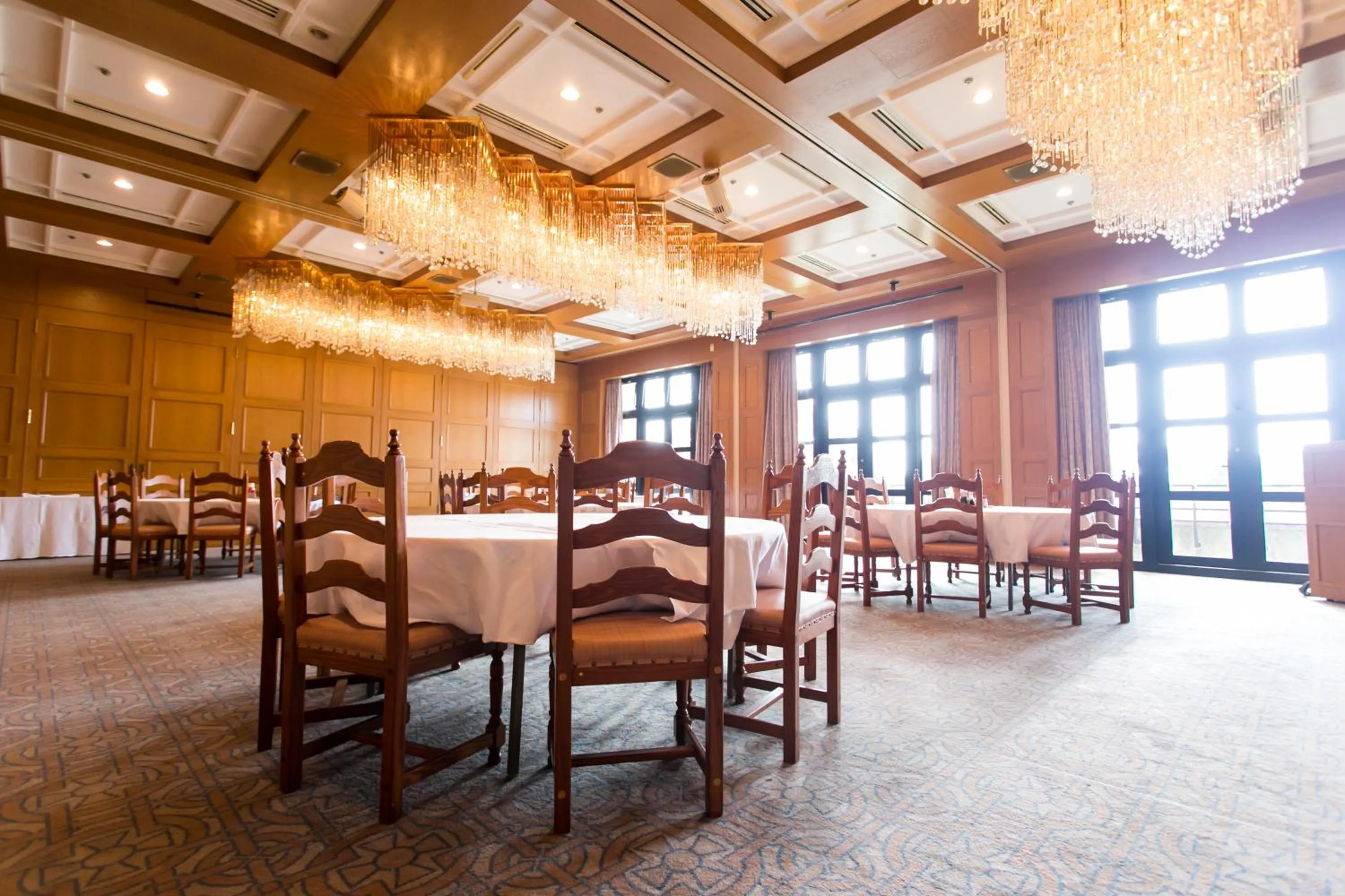 Restaurant/Places to Eat in Nanki Shirahama Resort Hotel