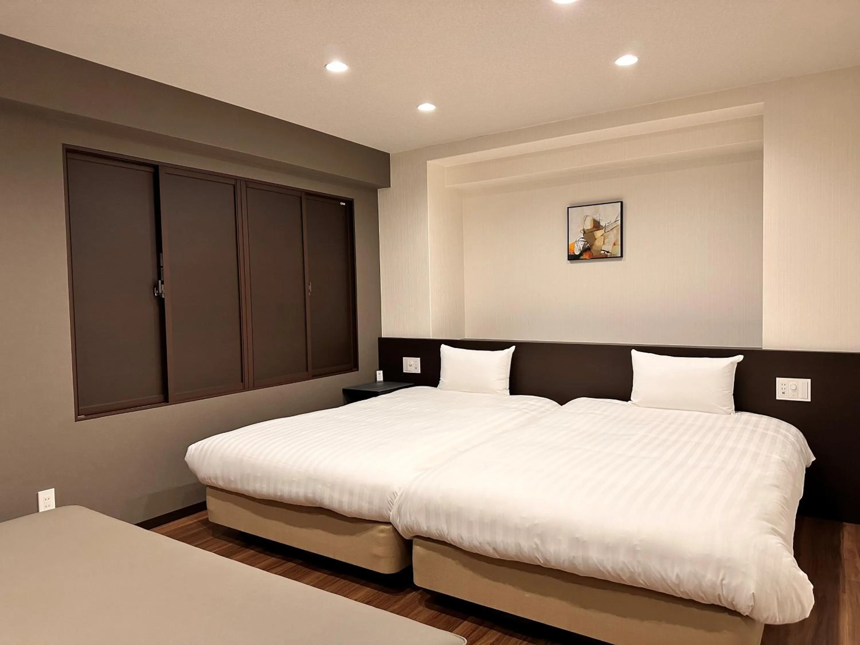 Photo of the whole room, Bed in Reftel Osaka Itami Airport Hotel