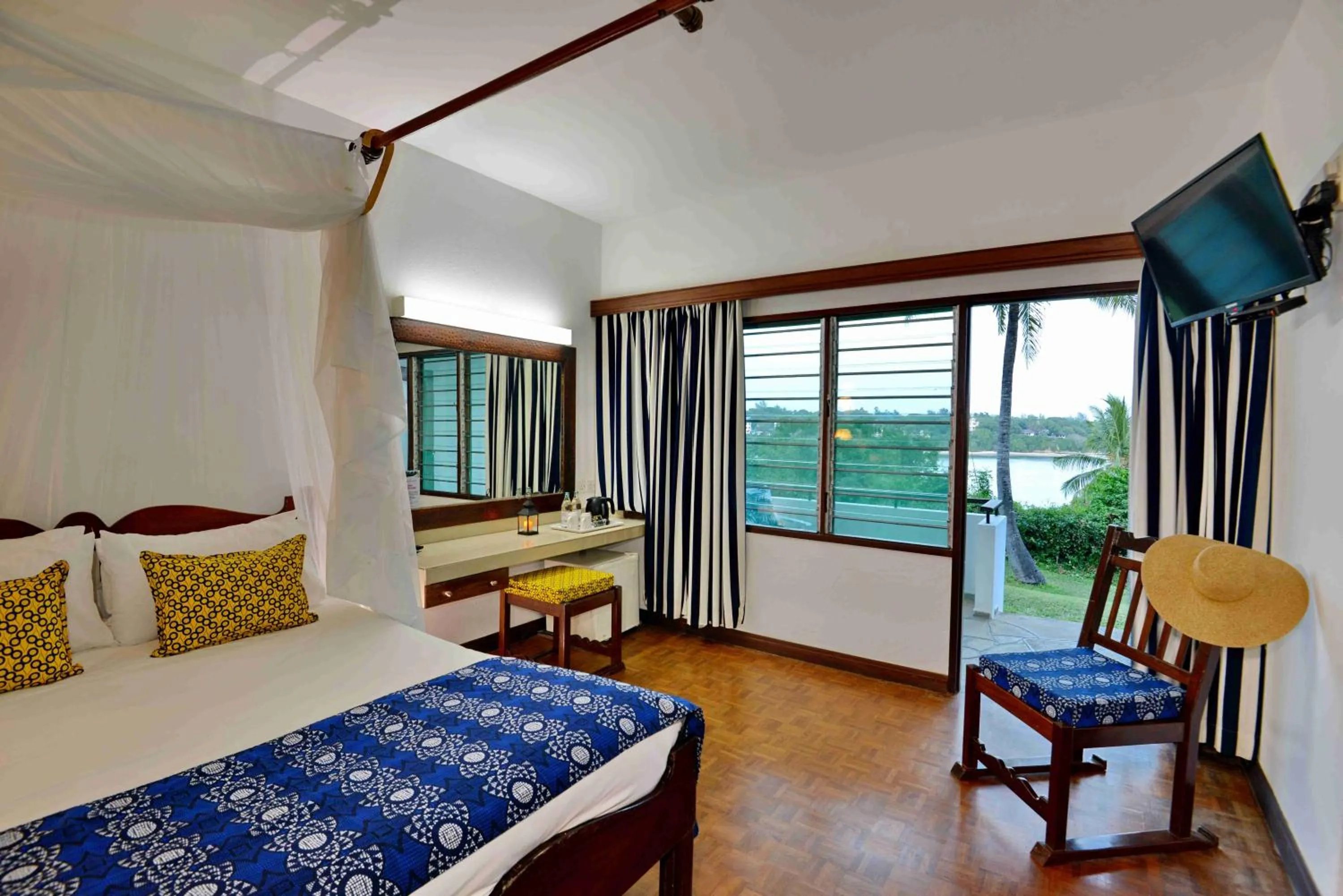 Bedroom, Bed in Mnarani Beach Club