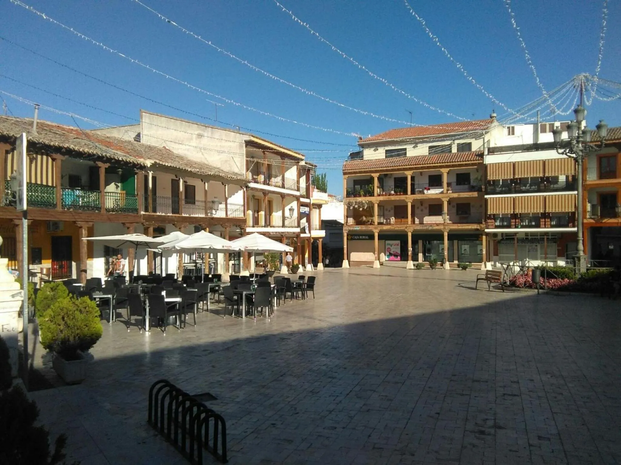 Property building in Hostal Ciempozuelos, familiar, cerca del Parque Warner y Madrid