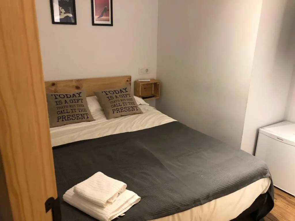 Bed in Hostal Ciempozuelos, familiar, cerca del Parque Warner y Madrid