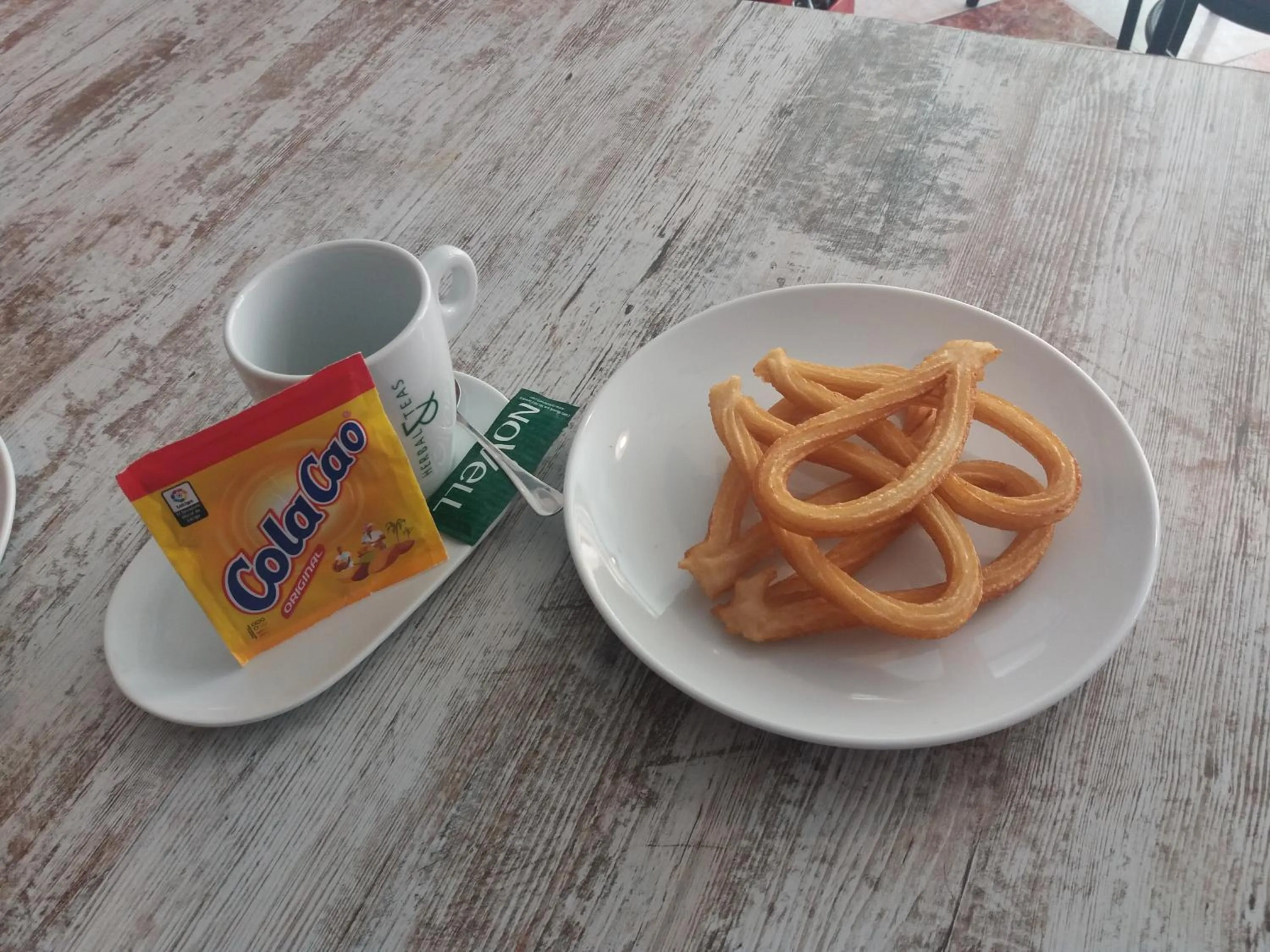 Restaurant/places to eat in Hostal Ciempozuelos, familiar, cerca del Parque Warner y Madrid